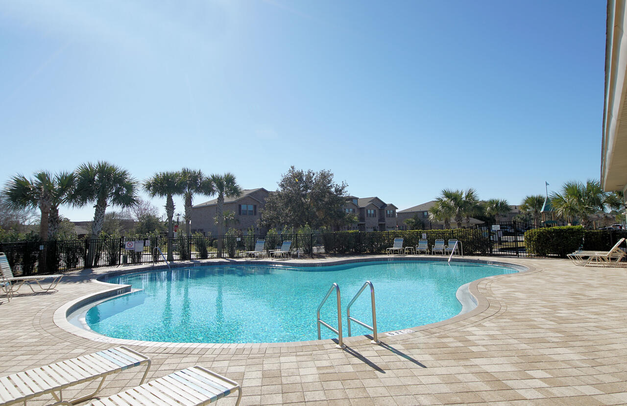 RESERVE POINTE - Residential