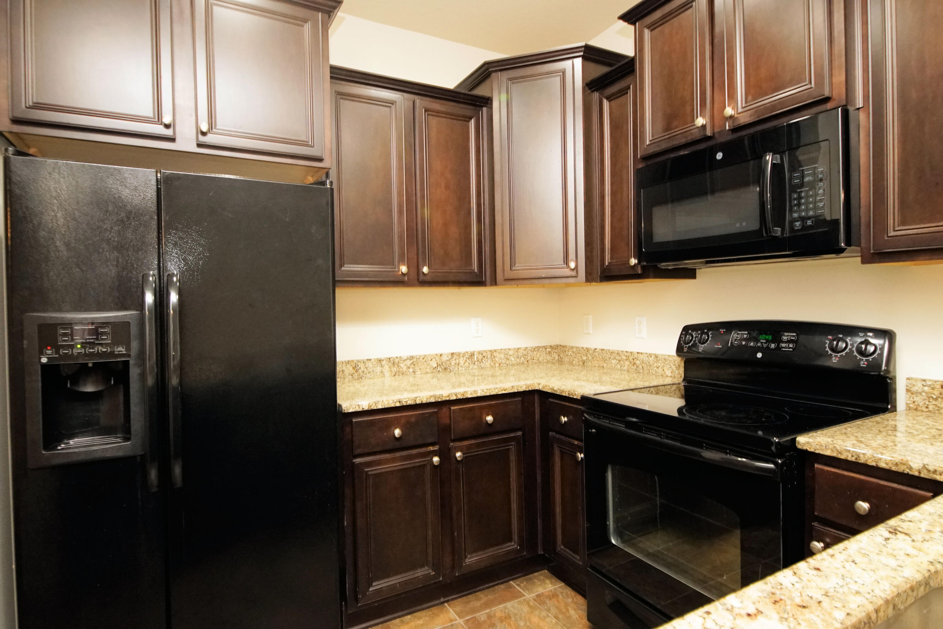 RESERVE POINTE - Residential