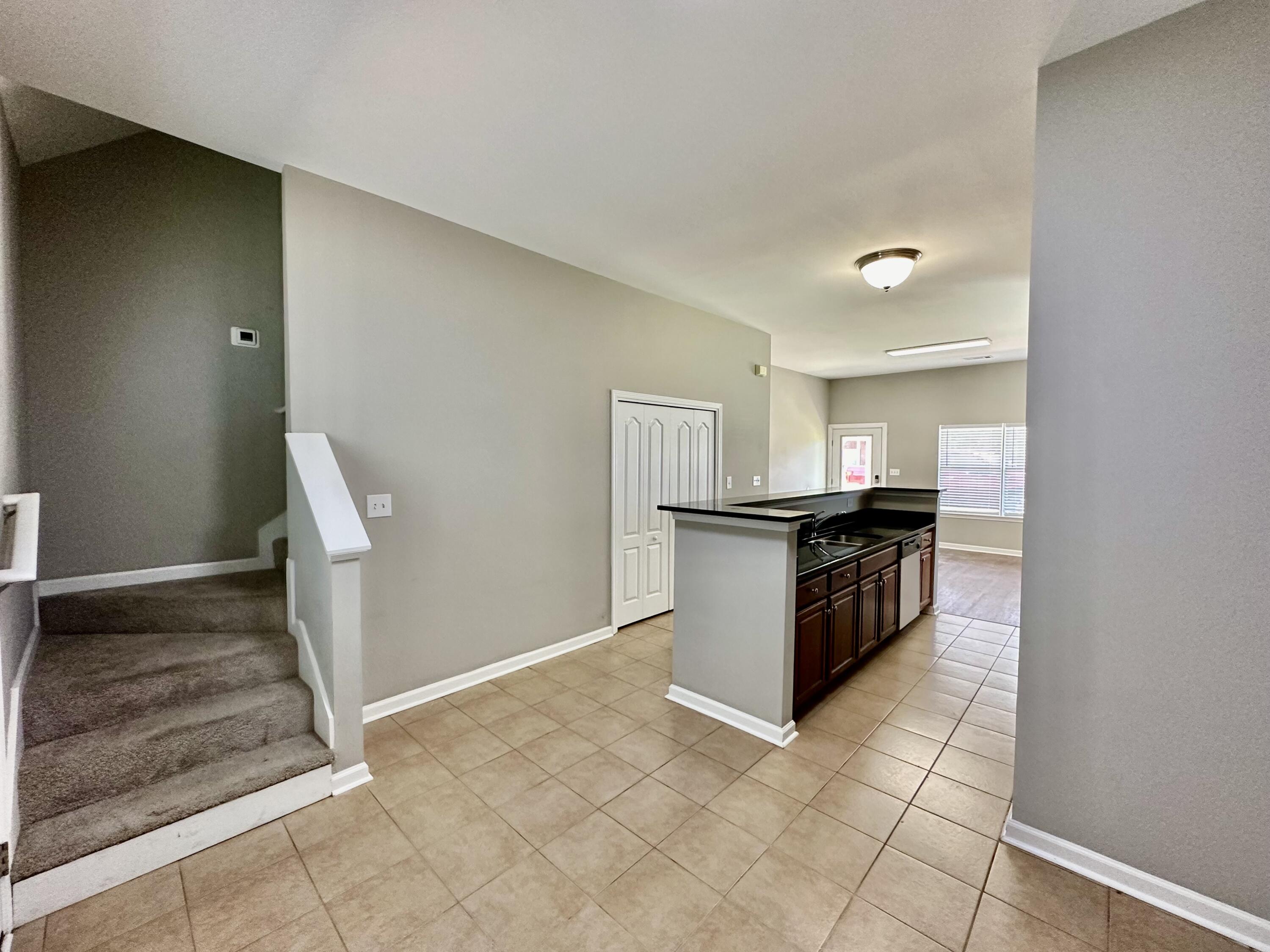 BRANDON OAKS 2ND ADDITION - Residential Lease