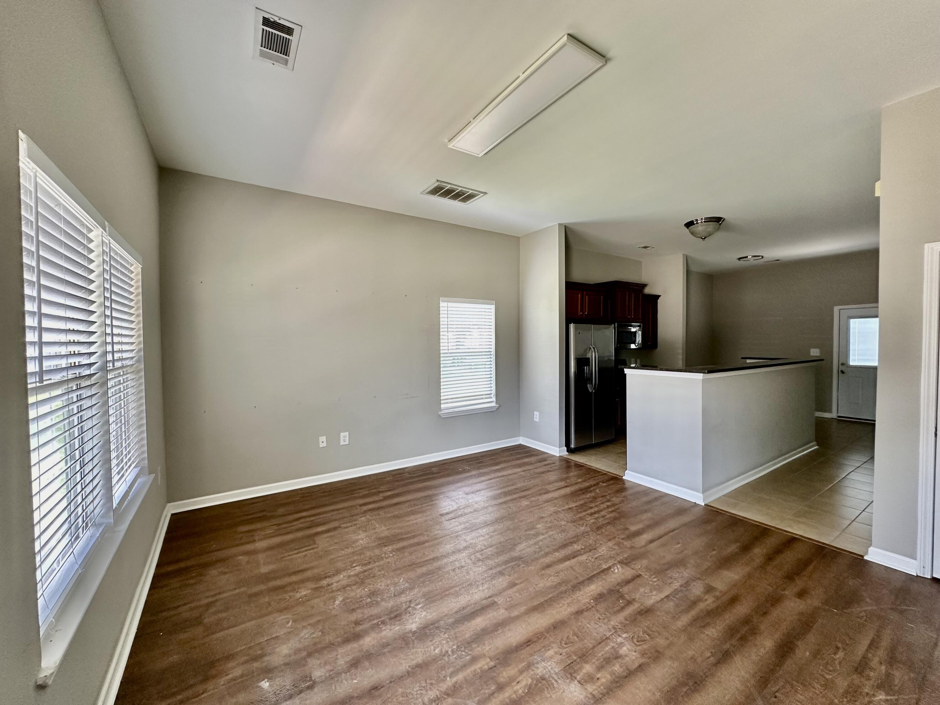 BRANDON OAKS 2ND ADDITION - Residential Lease
