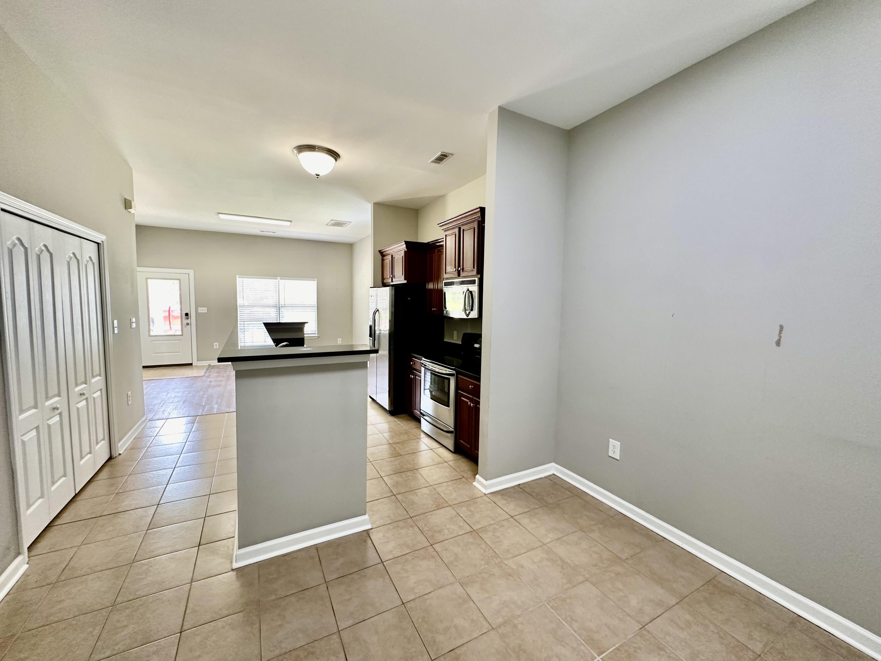 BRANDON OAKS 2ND ADDITION - Residential Lease