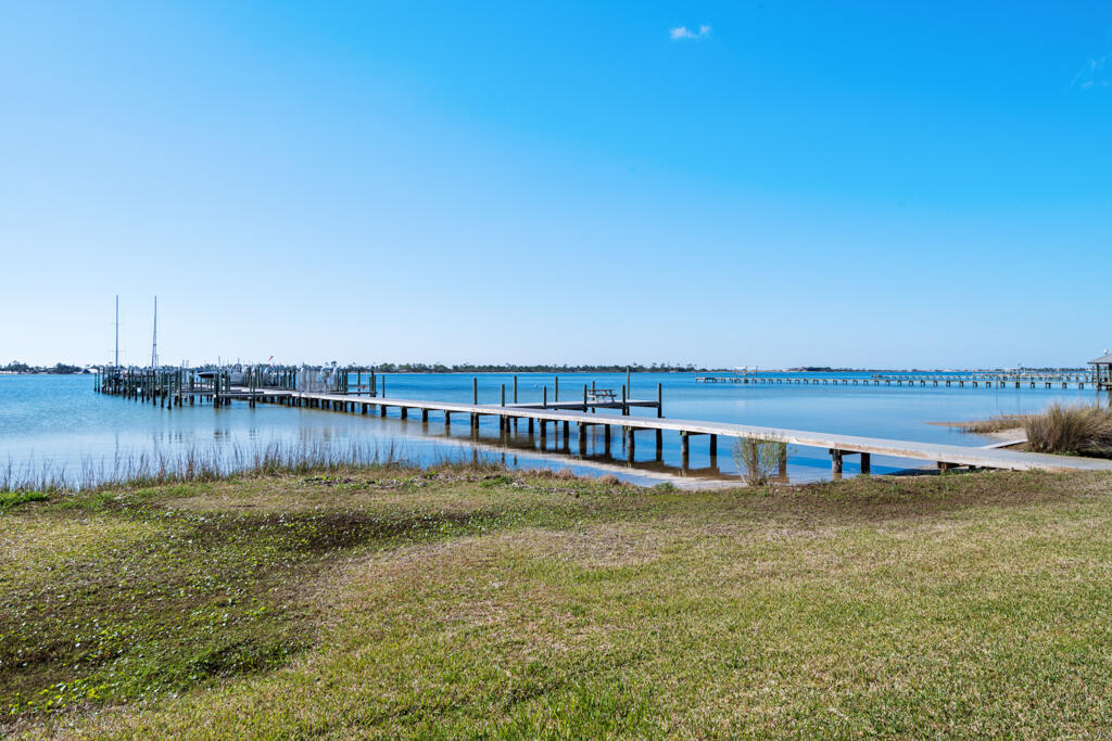 LA MAR WEST T/H PH 2 - Residential