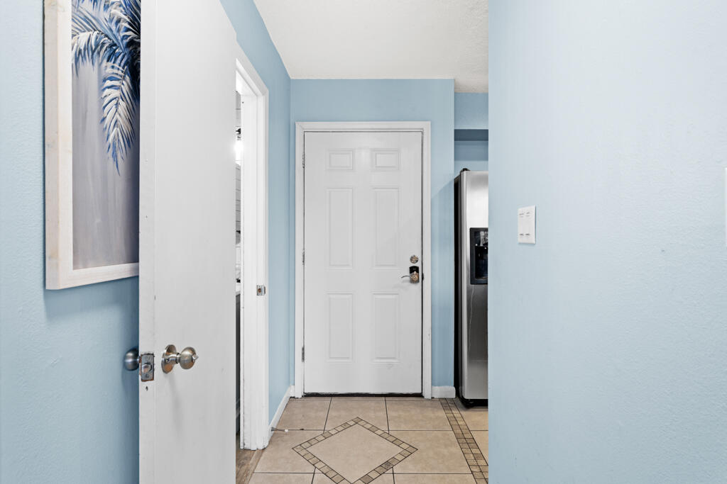 LA MAR WEST T/H PH 2 - Residential