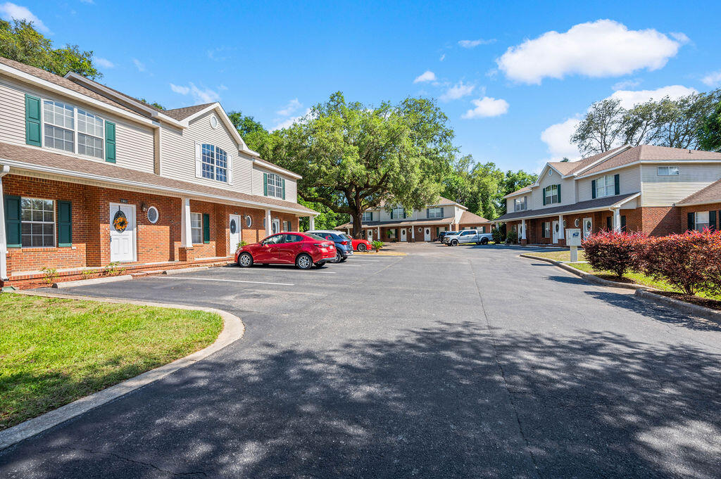 GRAND OAK PLACE - Residential