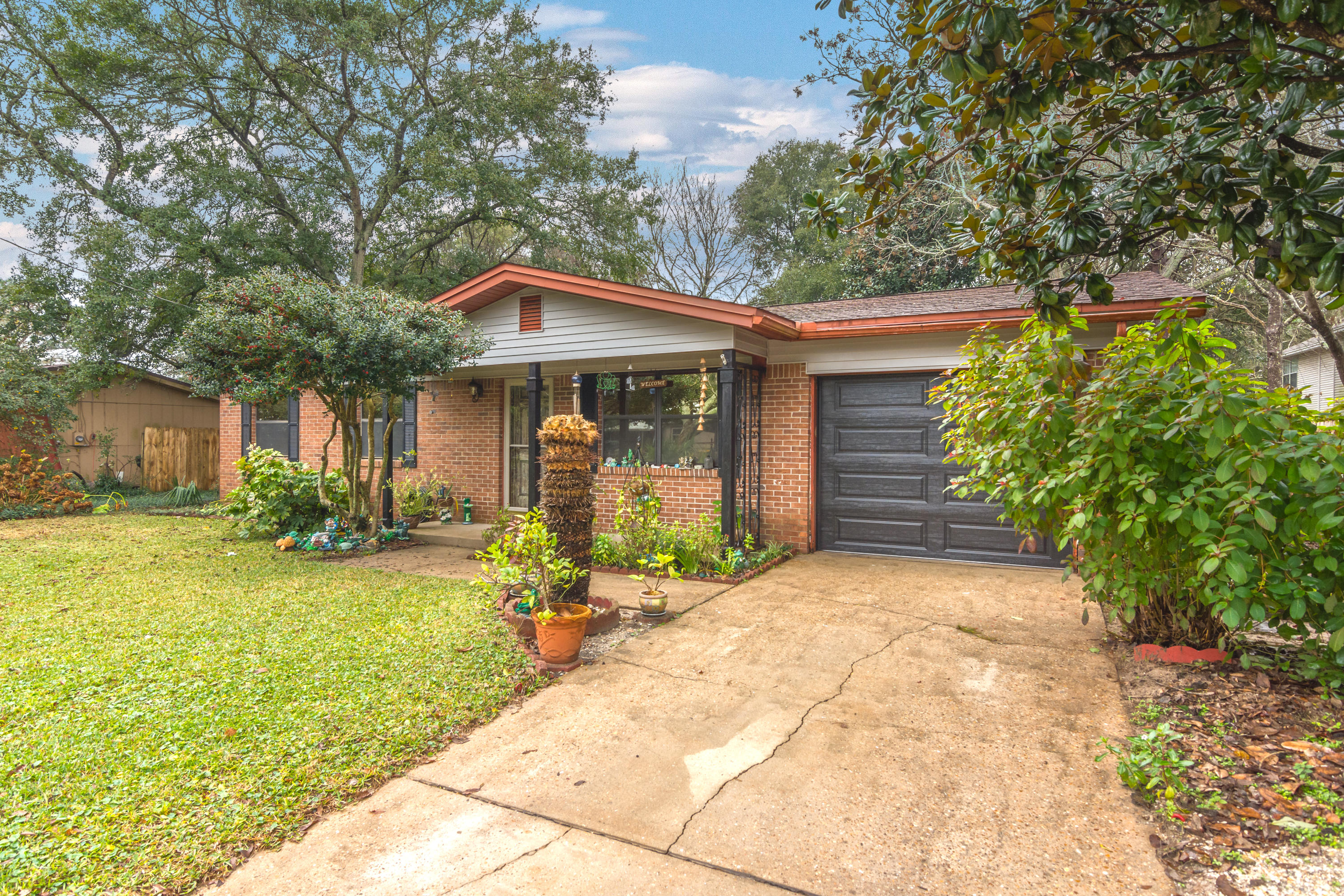 RACETRACK ROAD 1ST - Residential