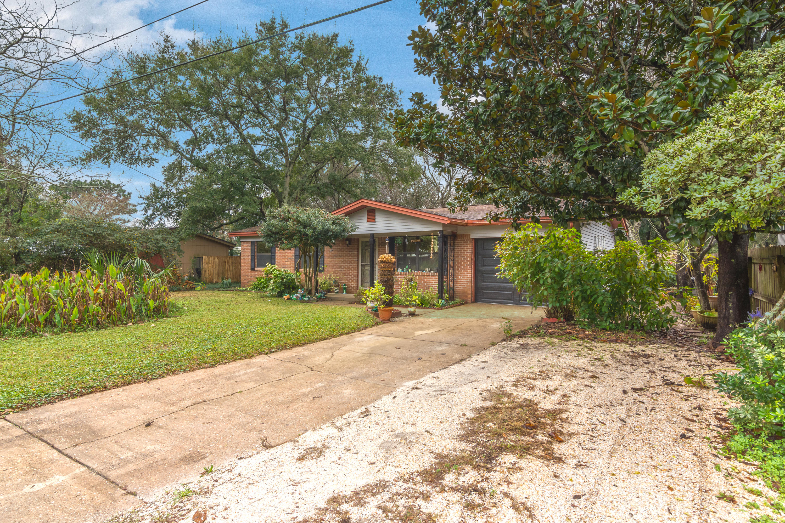 RACETRACK ROAD 1ST - Residential