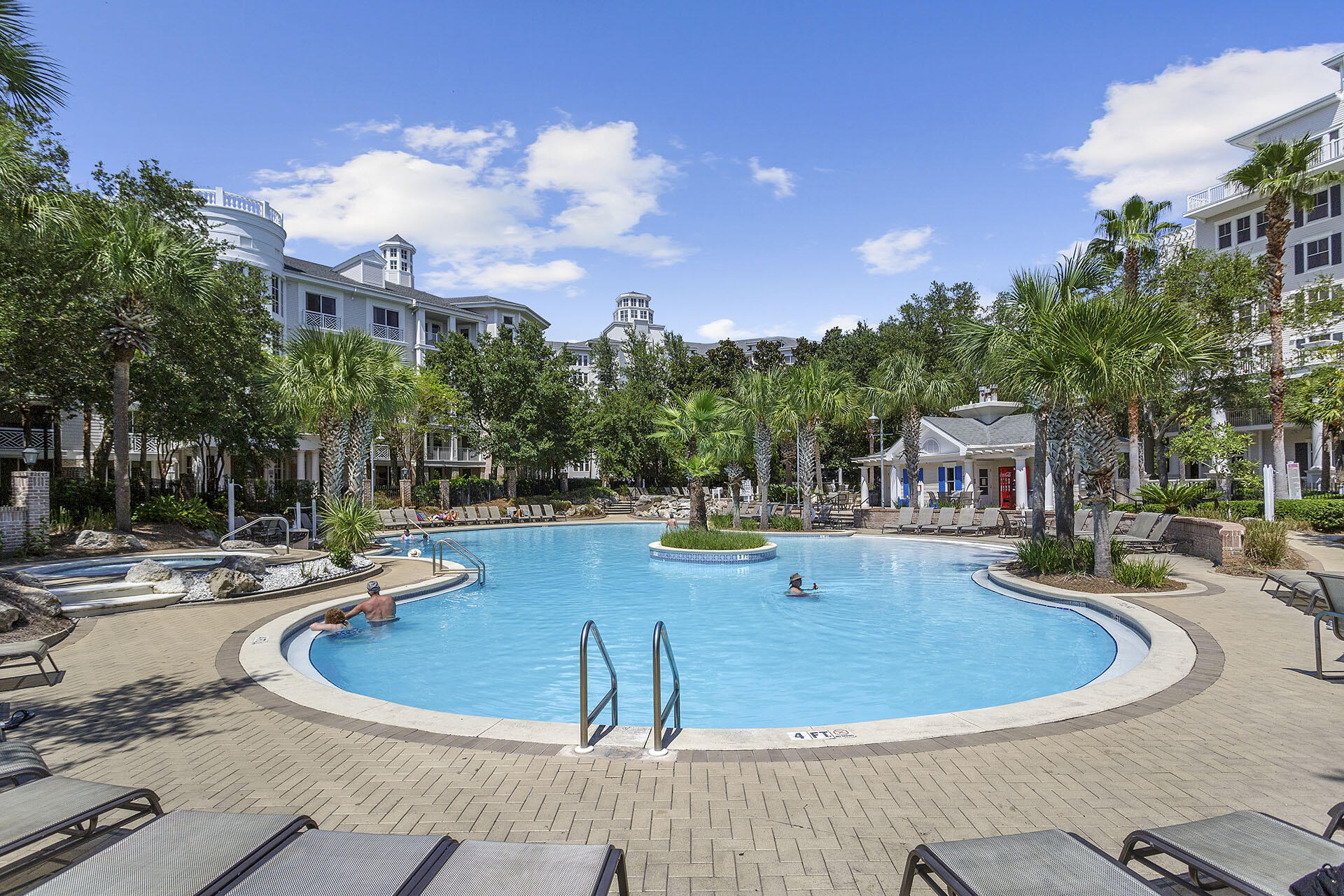 BAHIA CONDO - Residential