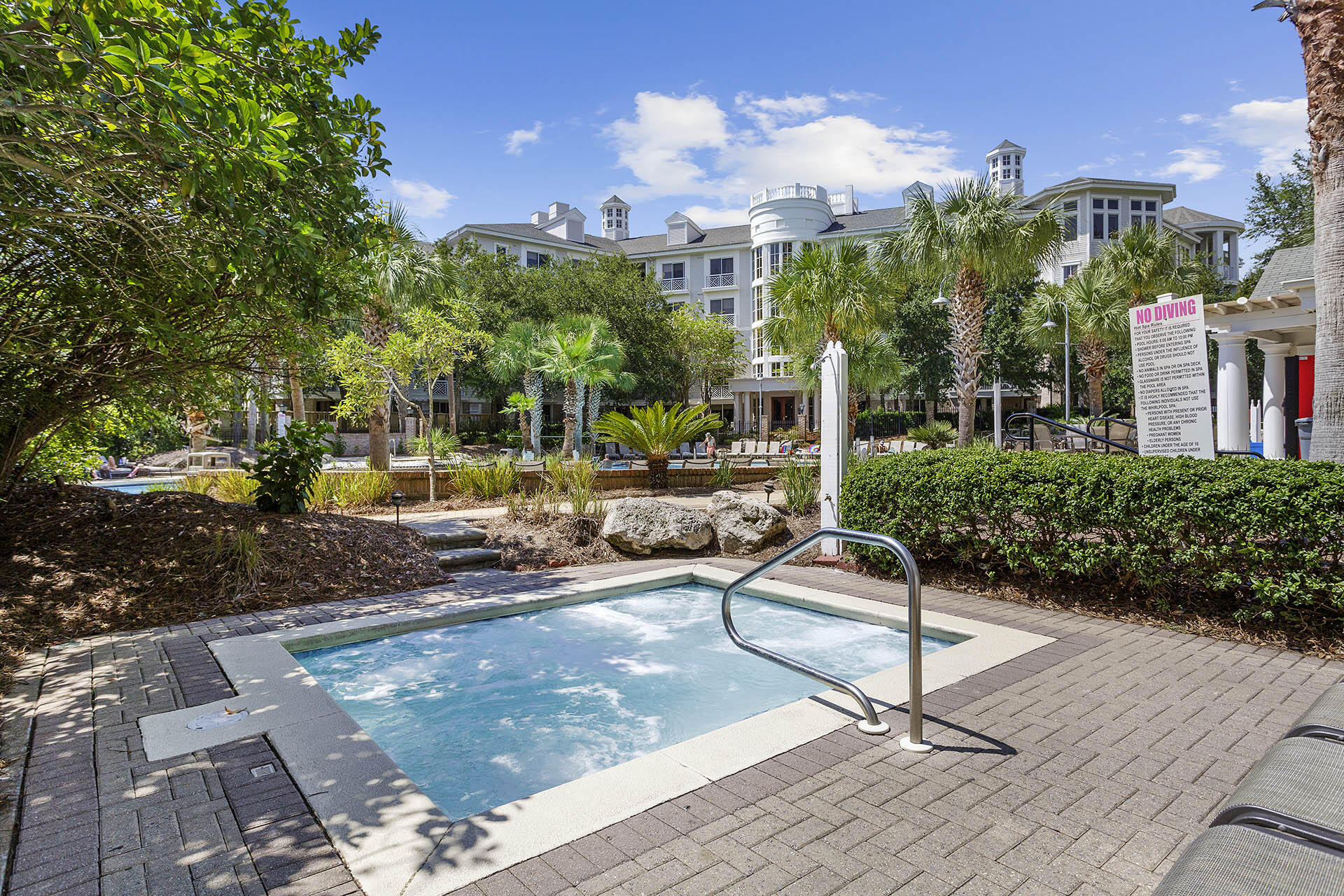 BAHIA CONDO - Residential