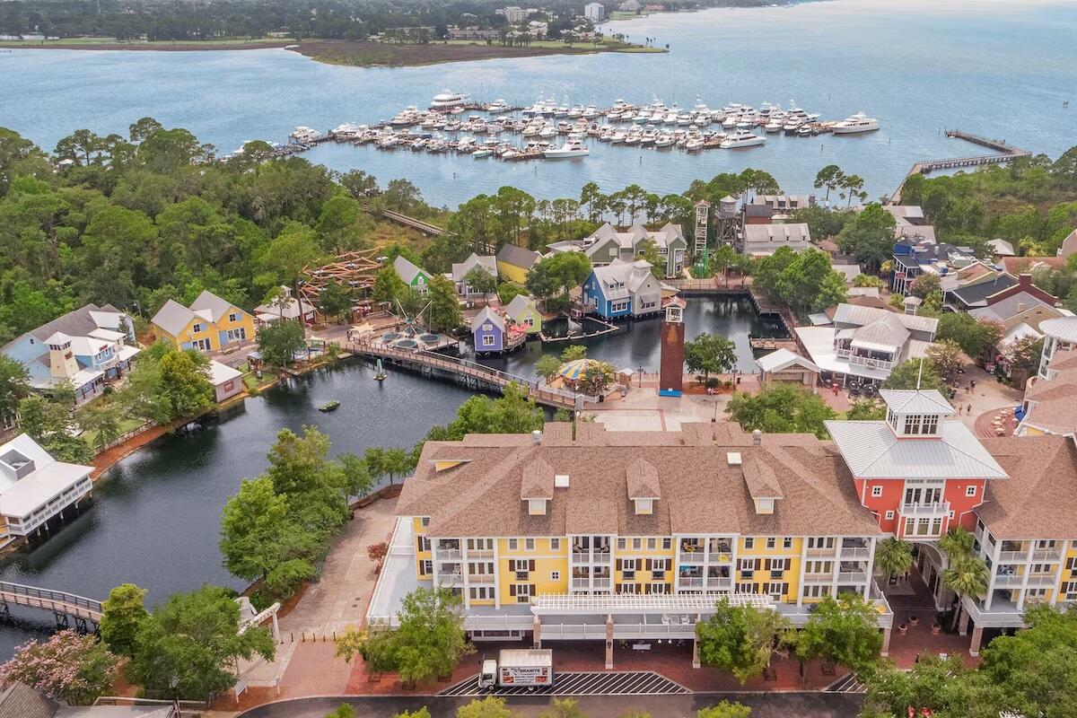 BAHIA CONDO - Residential