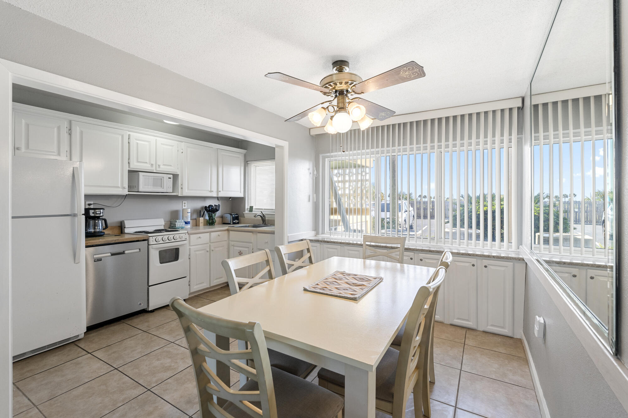 SEASPRAY CONDO - Residential