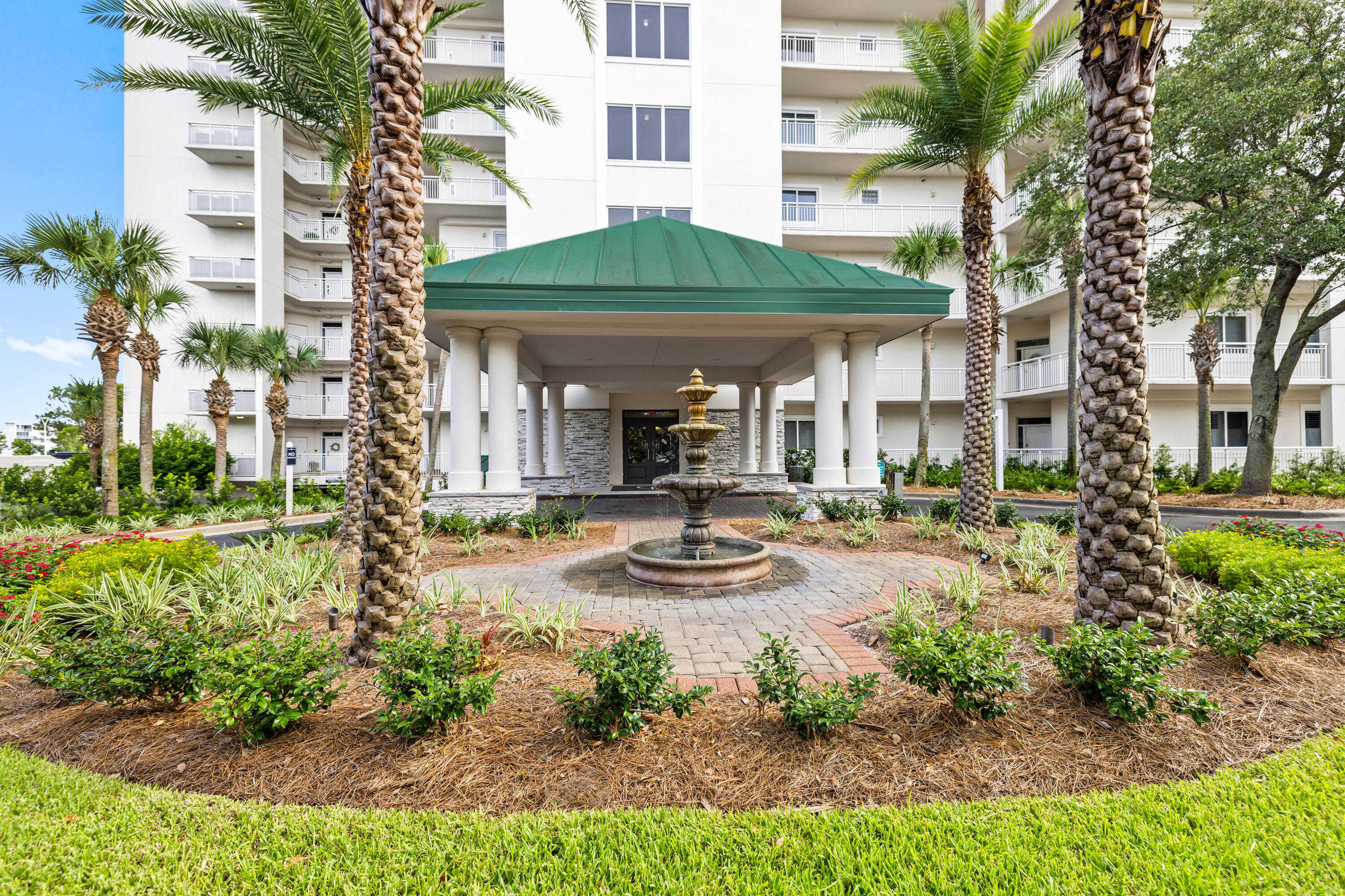 GRAND HARBOR - Residential
