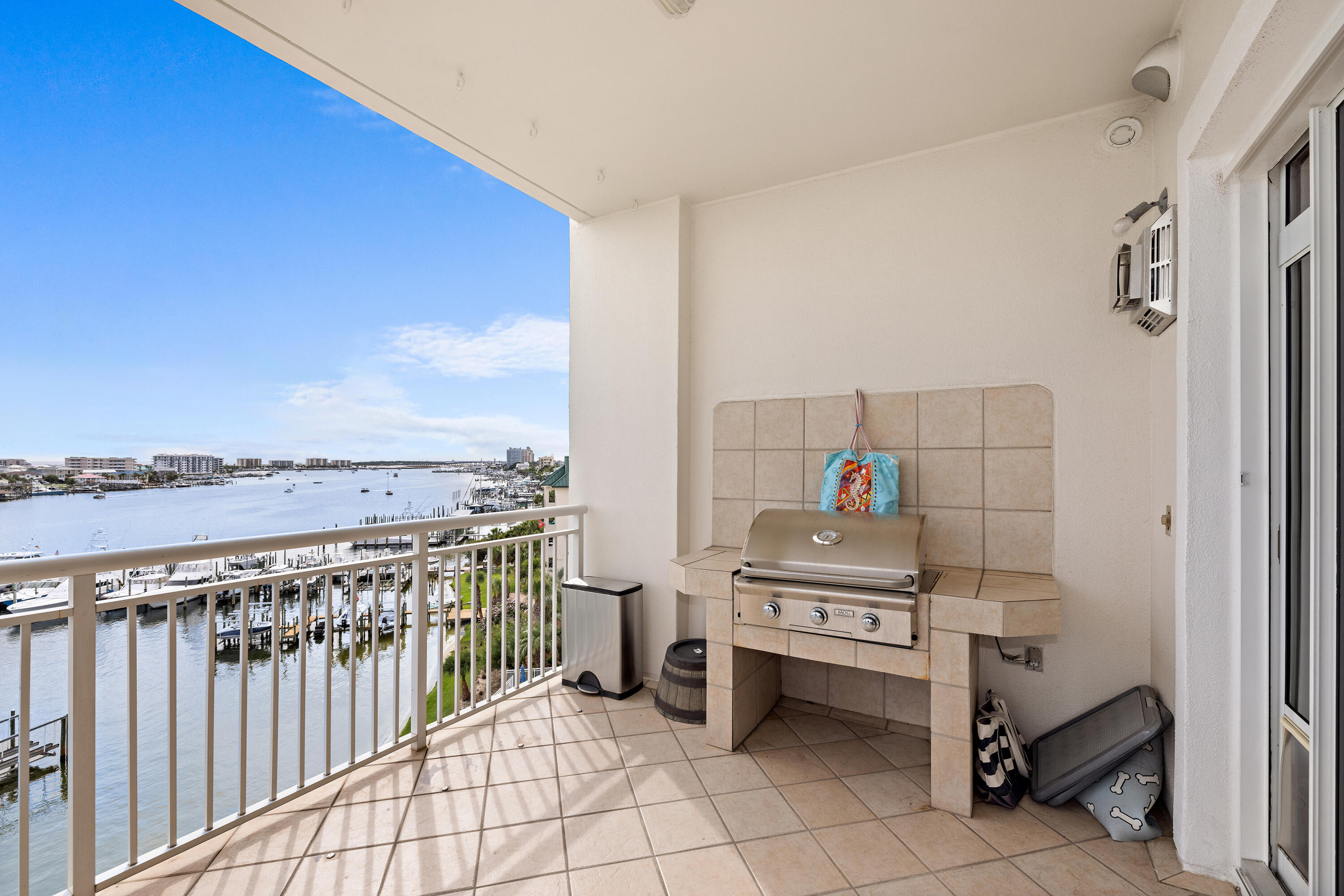 GRAND HARBOR - Residential