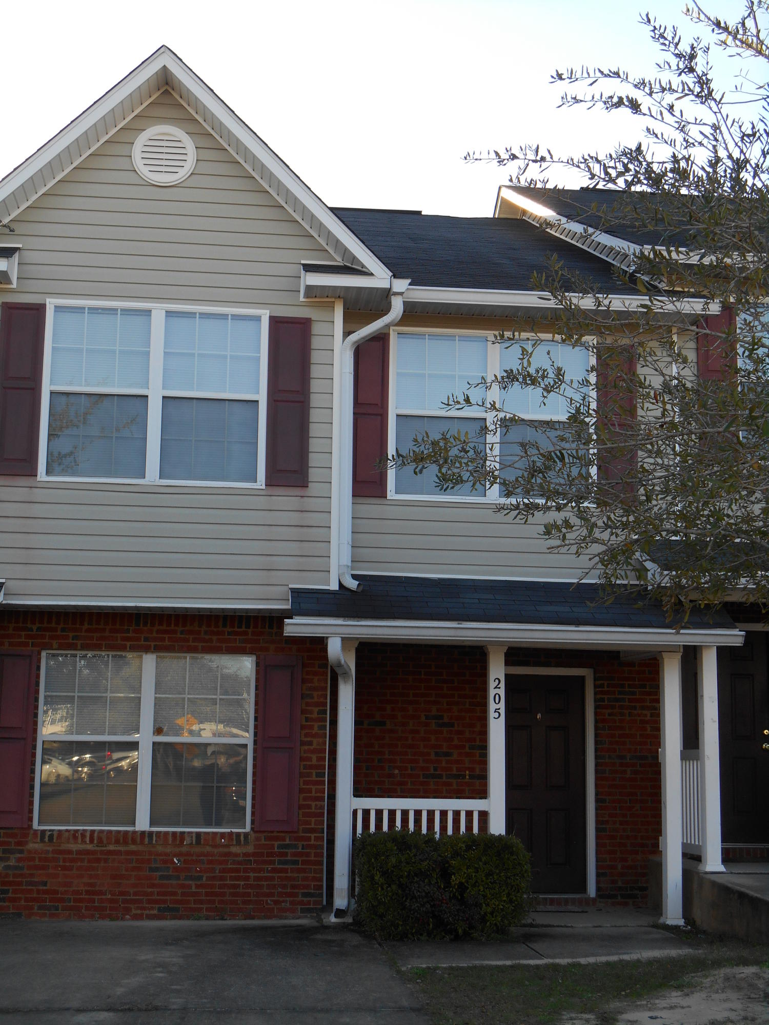 Available Feb 15 2016. Great location South of Hwy 90 -- Nice townhouse with newer tile floors on the entire bottom floor - makes clean up easy. Also recently painted. If you are looking for low maintenance, this place is for you - lawn maintenance included. The kitchen is open to the living room and overlooks the back patio, includes refrigerator and washer and dryer. Bonus office/den/playroom downstairs versus a garage. This unit has a LARGE backyard & overlooks the ''Nature area'' for additional privacy & enjoyment. Upstairs you will find 2 nice sized guest rooms, full guest bath, large master bedroom suite with walk-in closet and master bath (1/2 bath Powder room downstairs too!). The washer & dryer closet is upstairs for ease & convenience,