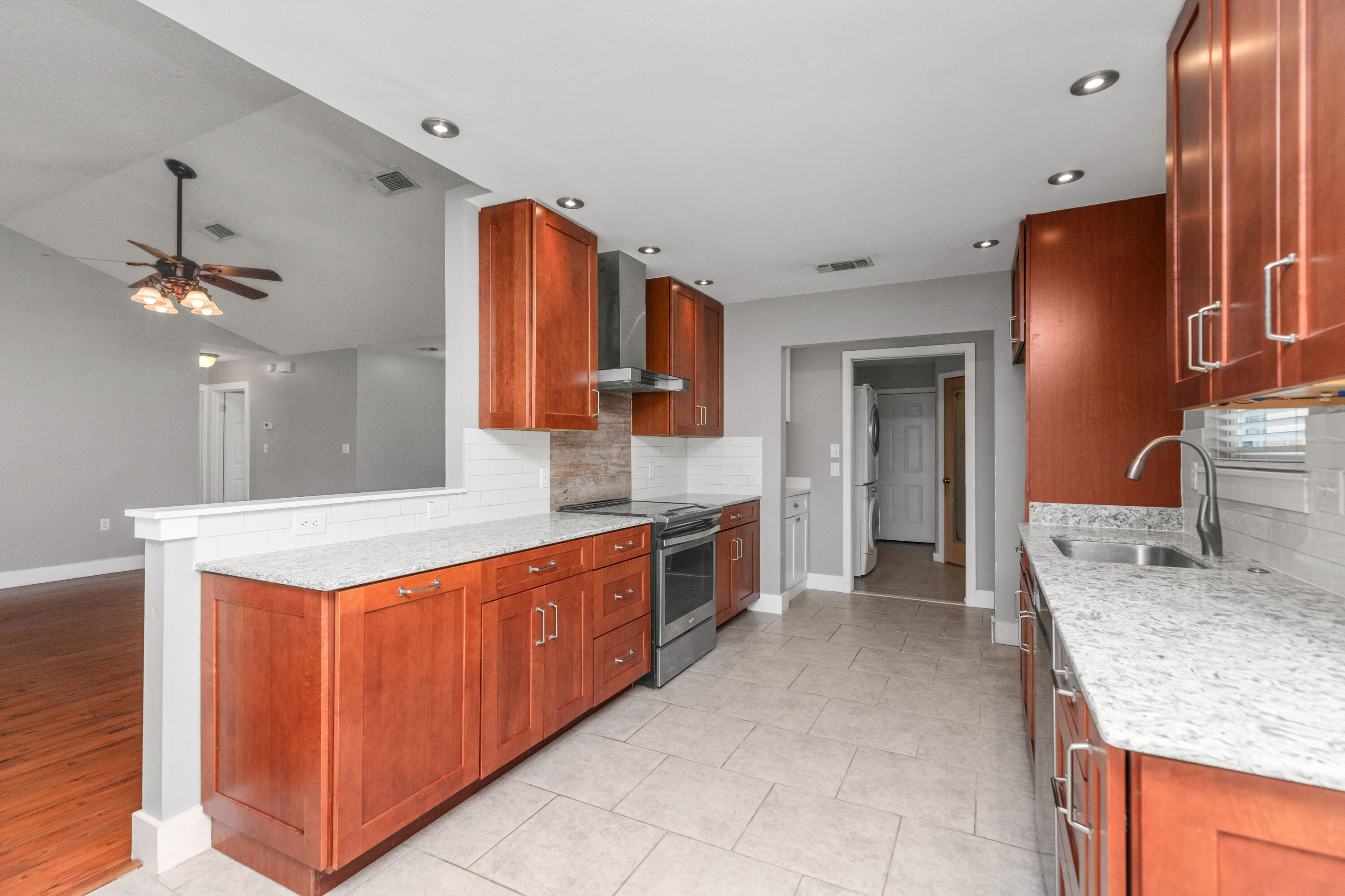 ORION LAKE - Residential