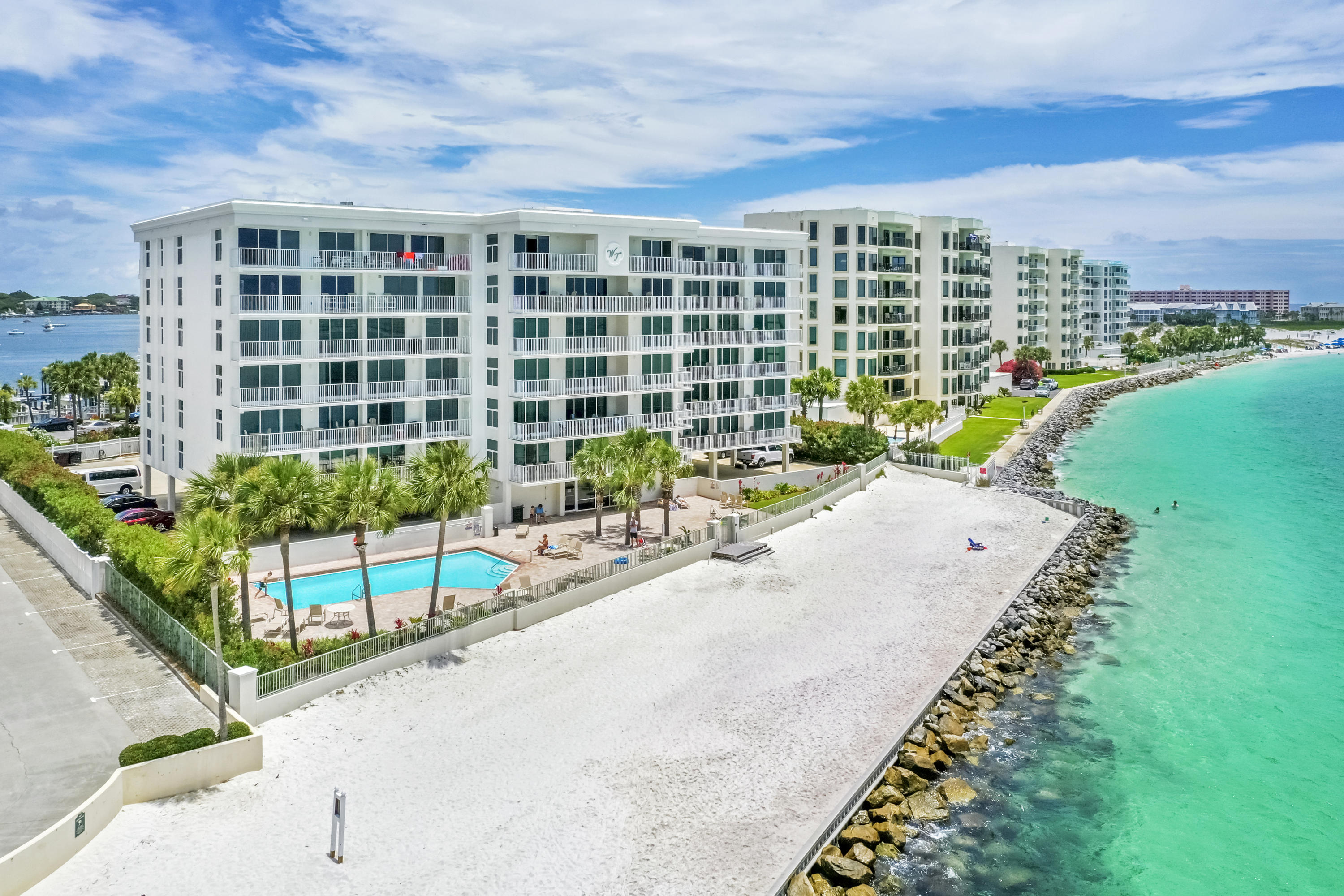 WATERVIEW TOWERS - Residential
