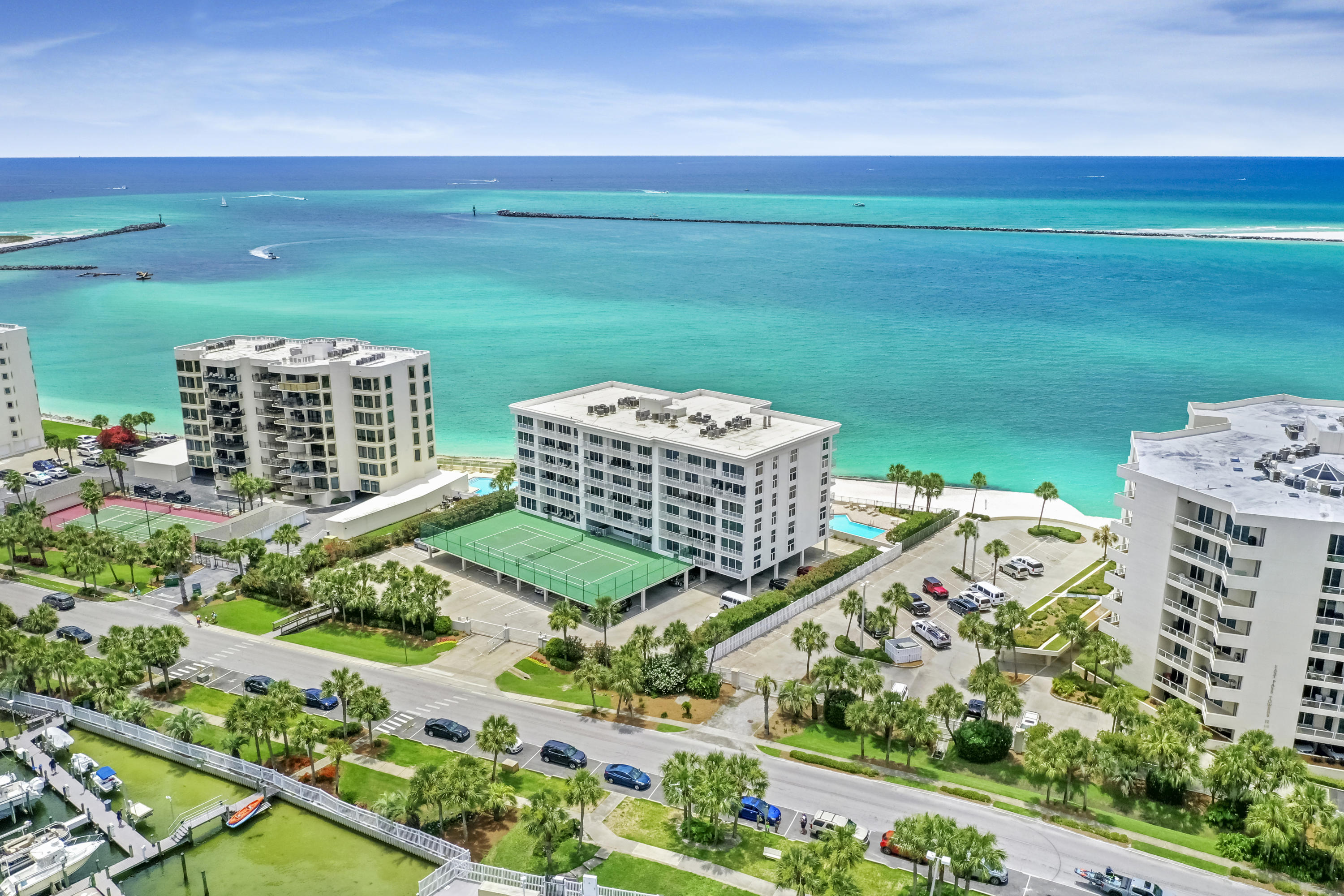 WATERVIEW TOWERS - Residential
