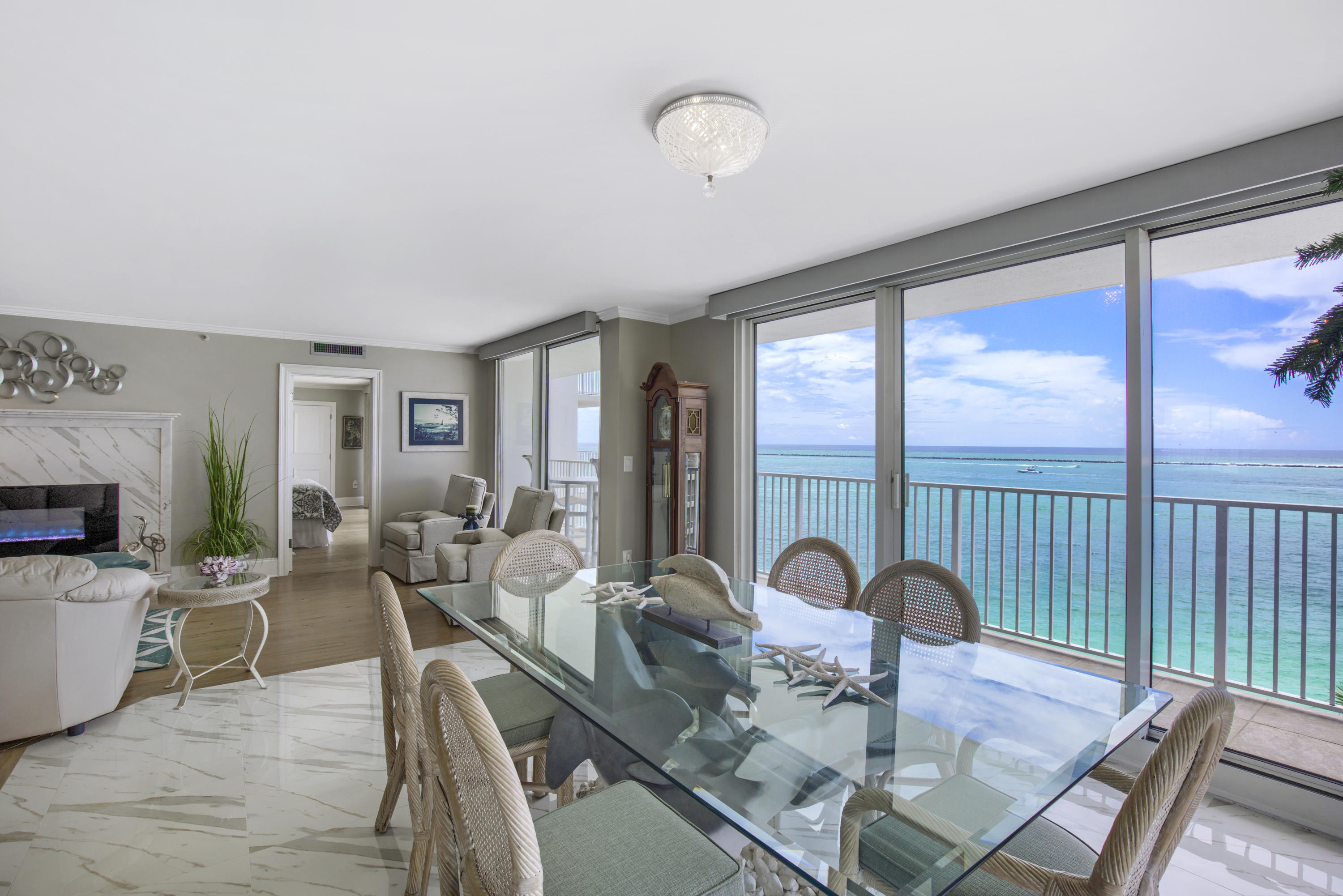 WATERVIEW TOWERS - Residential