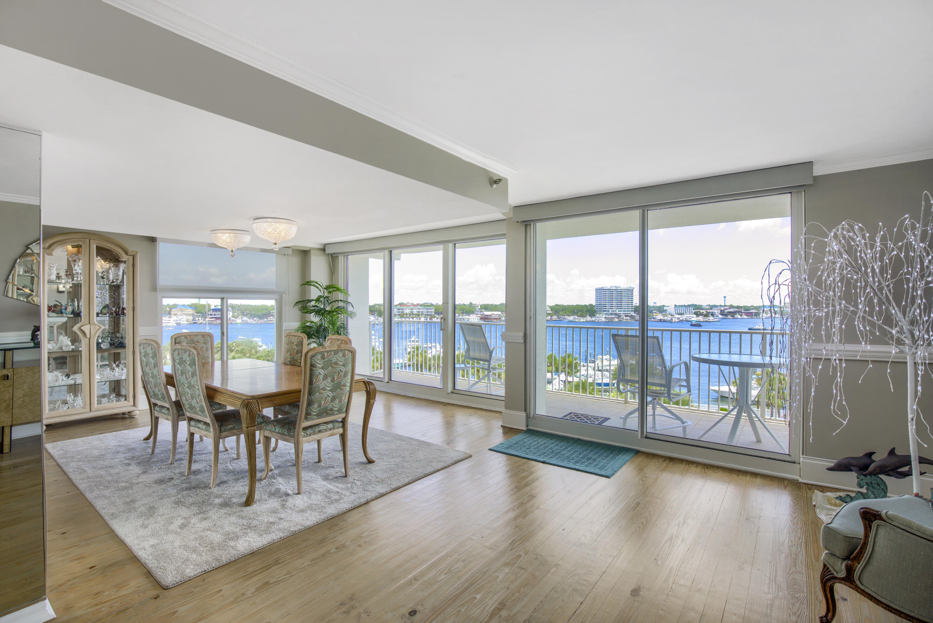 WATERVIEW TOWERS - Residential