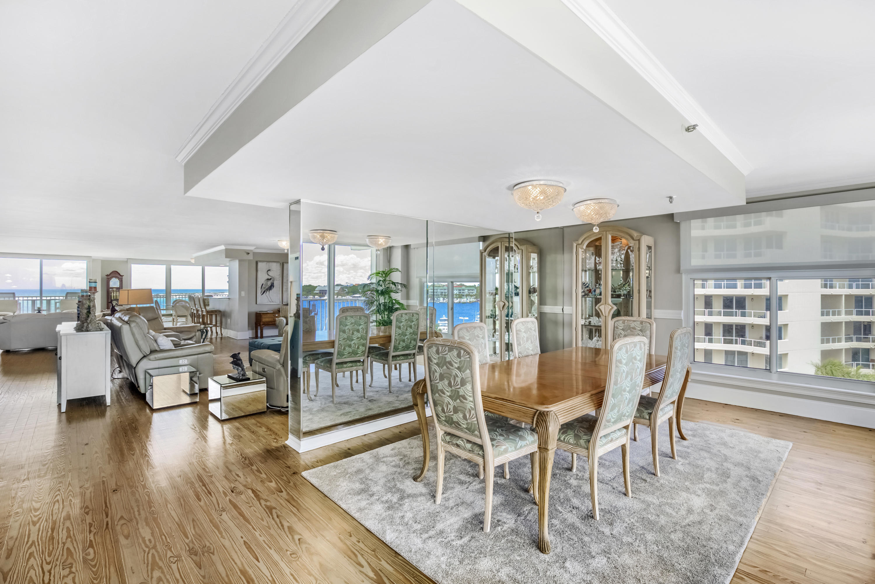 WATERVIEW TOWERS - Residential