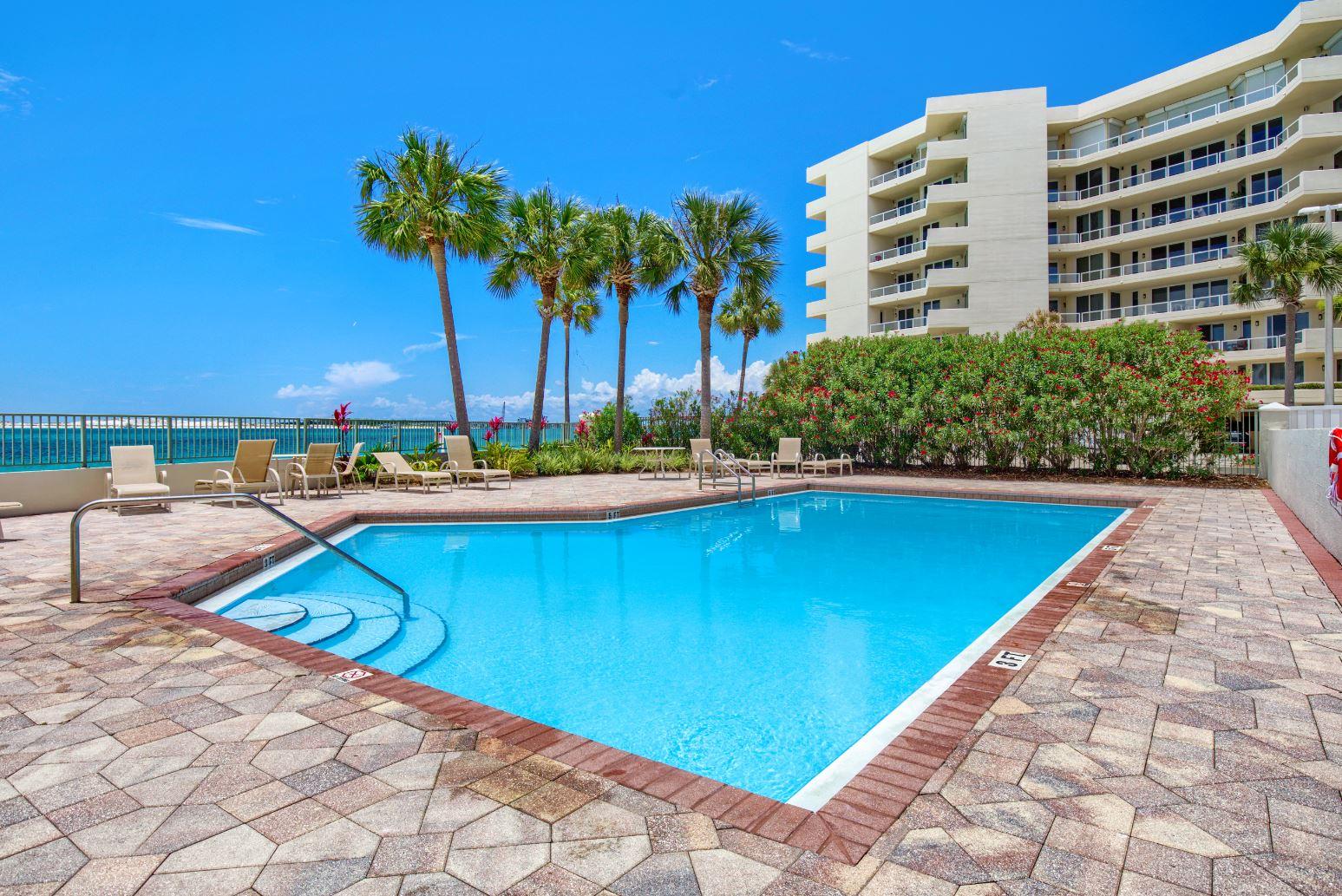 WATERVIEW TOWERS - Residential