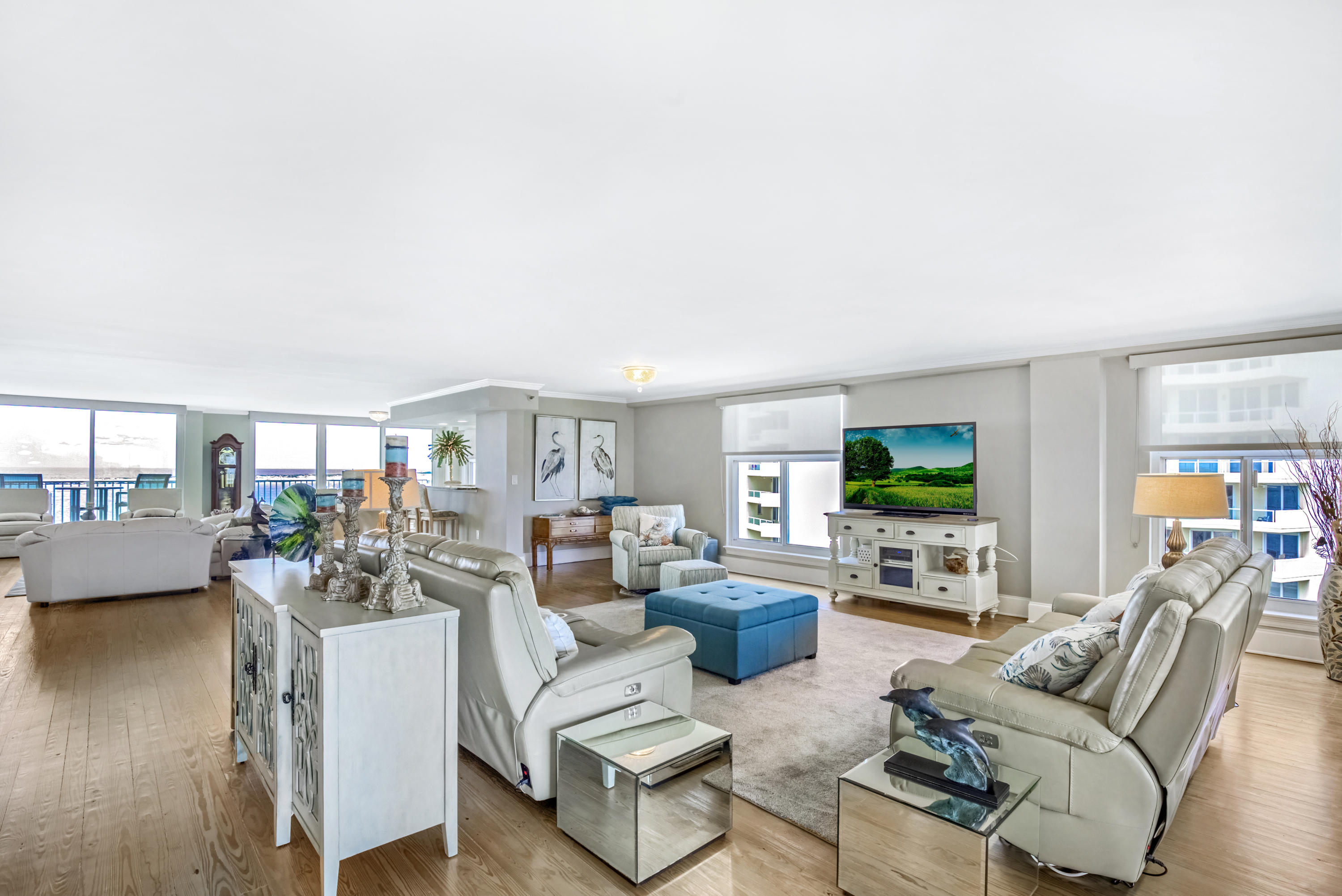 WATERVIEW TOWERS - Residential