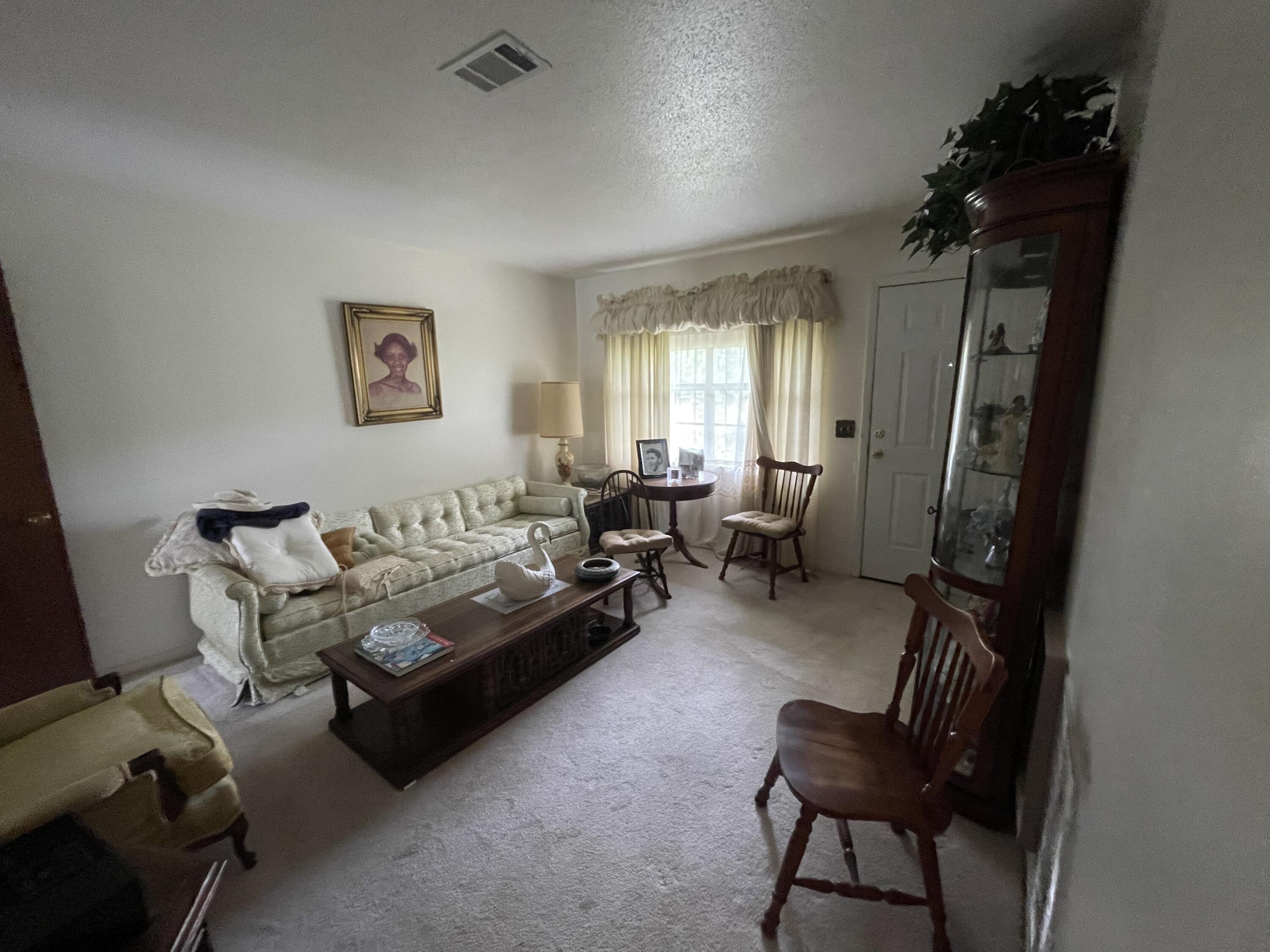 NO RECORDED SUBDIVISION - Residential