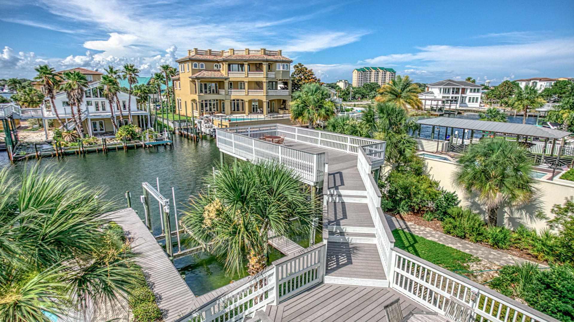 HOLIDAY ISLE - Residential