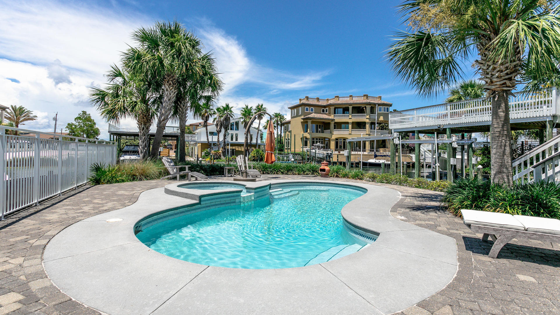 HOLIDAY ISLE - Residential