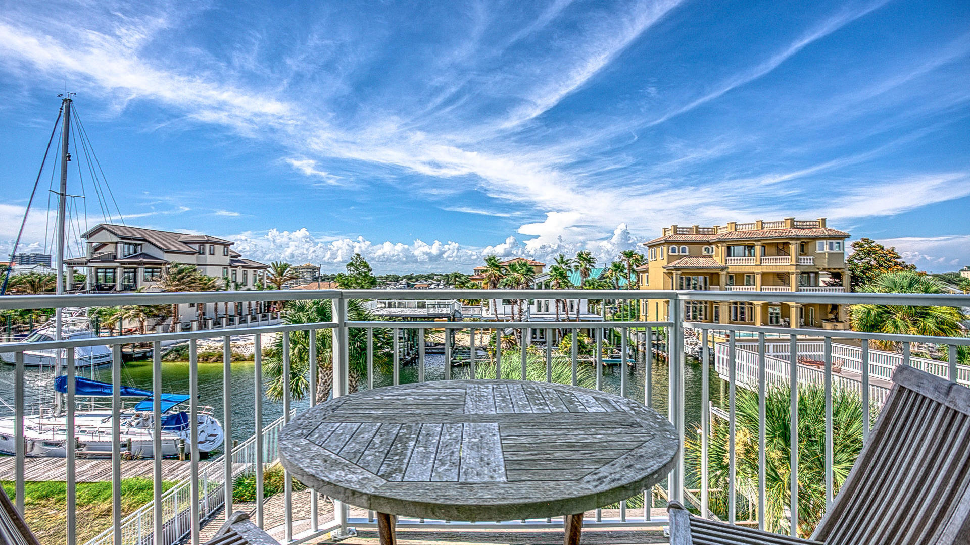 HOLIDAY ISLE - Residential
