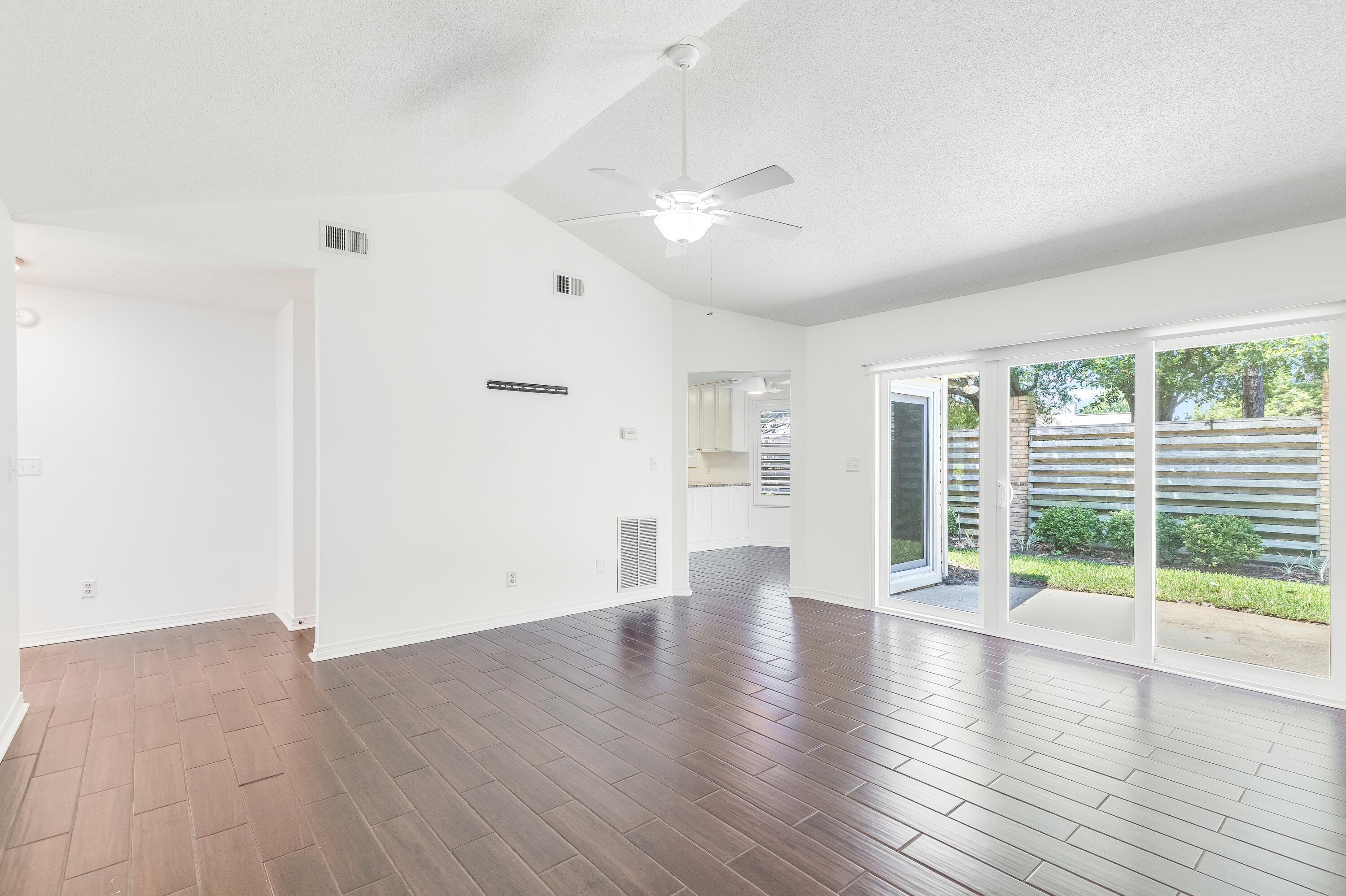 Deerwood Dr Ph 1 2 3 & 4 - Residential