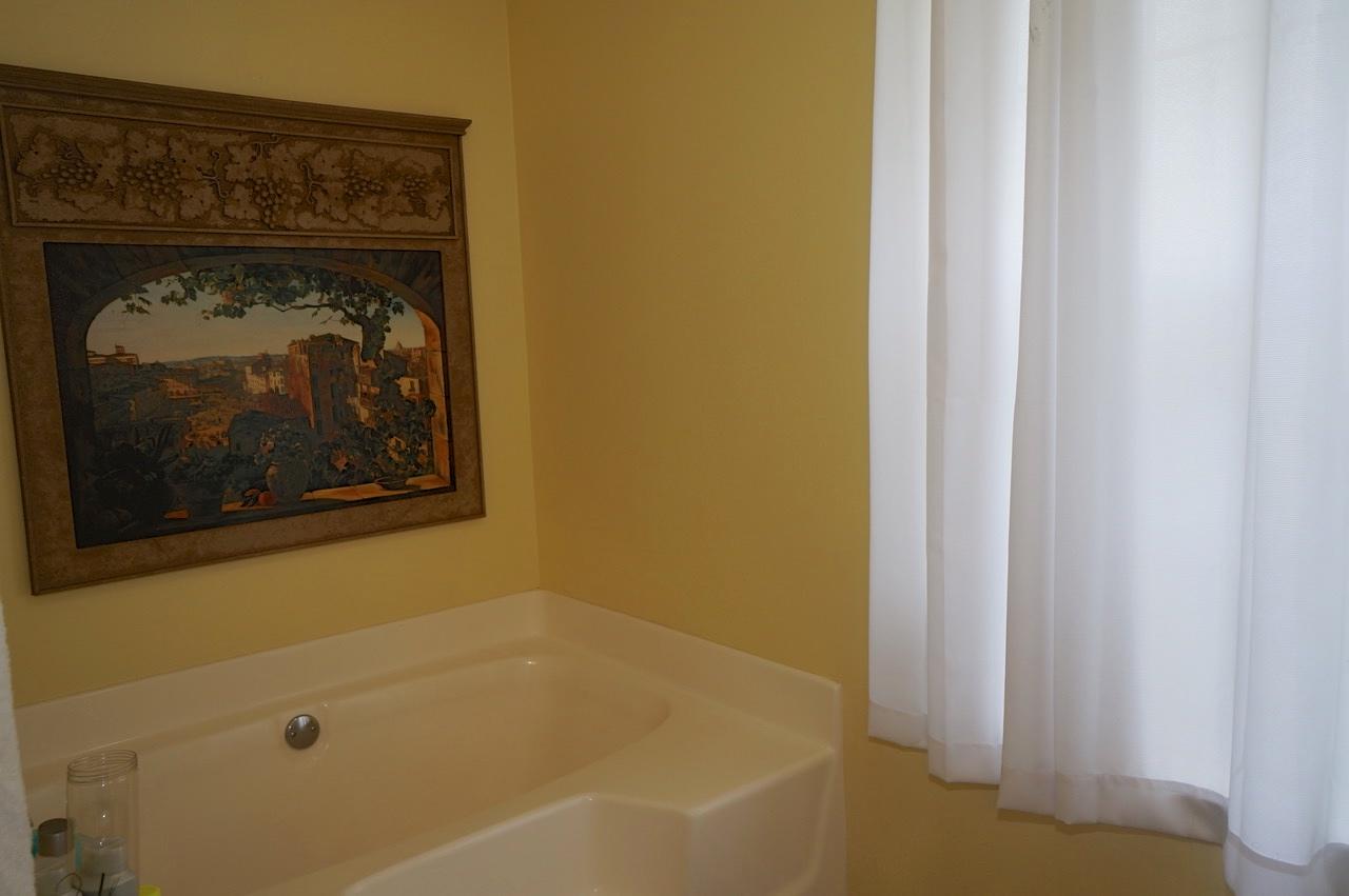 PARADISE RETREAT - Residential