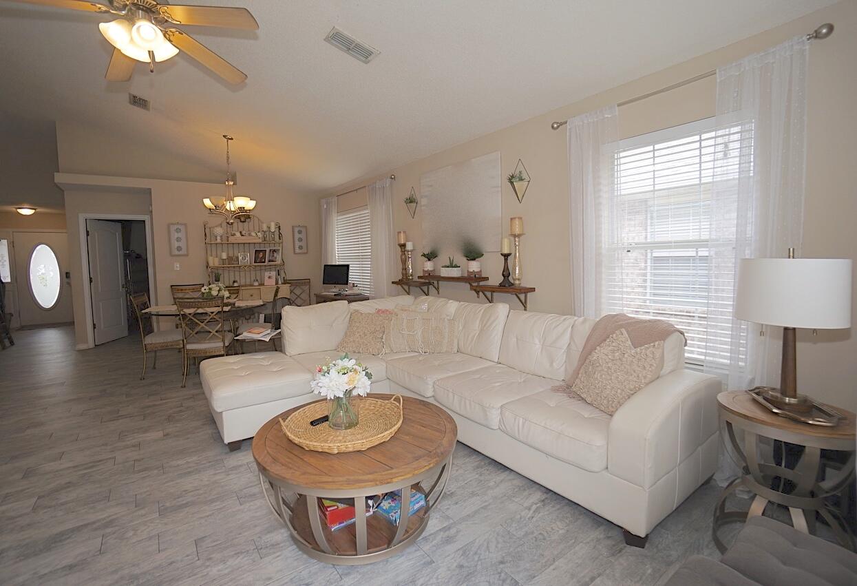 PARADISE RETREAT - Residential