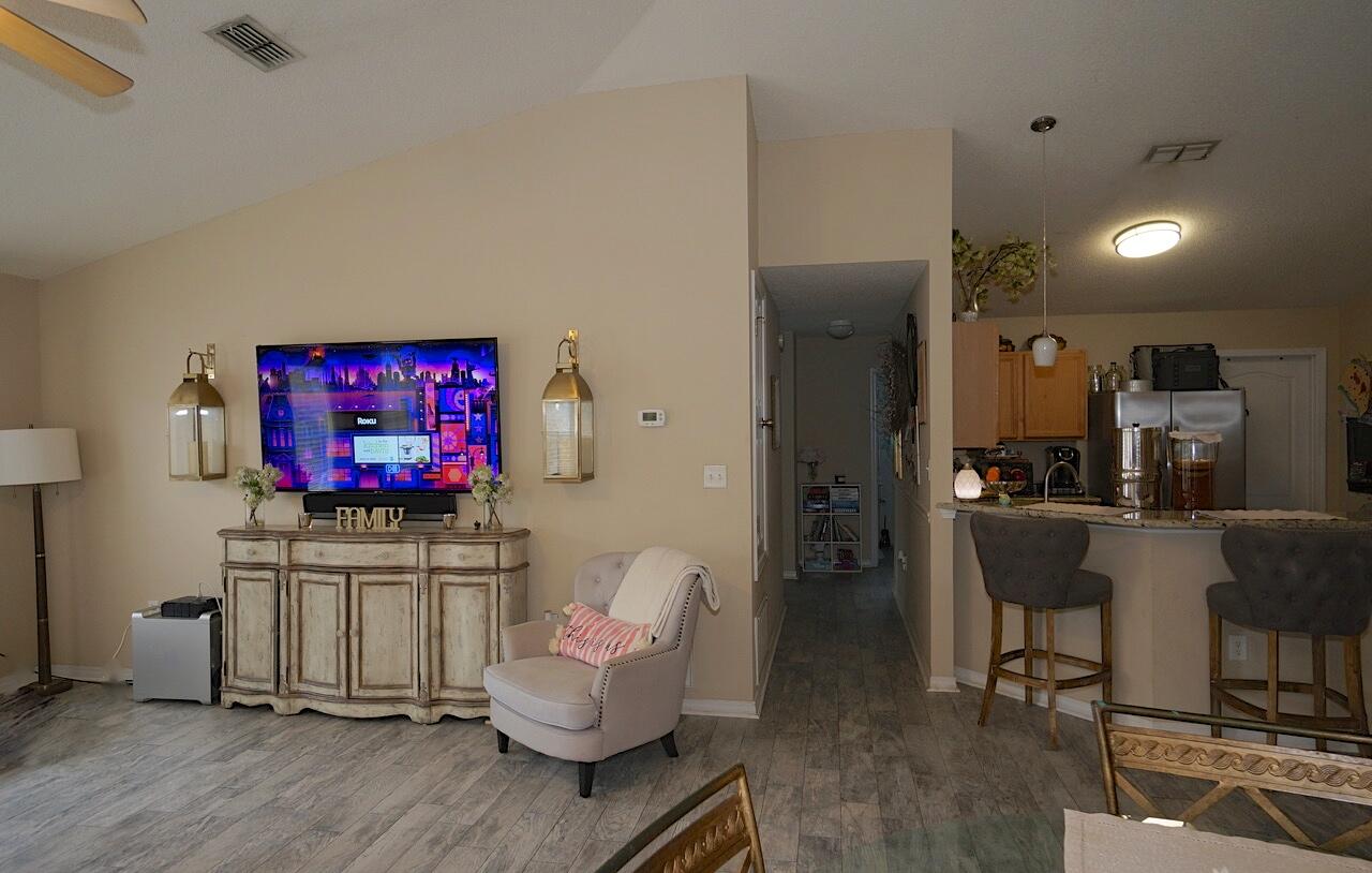 PARADISE RETREAT - Residential