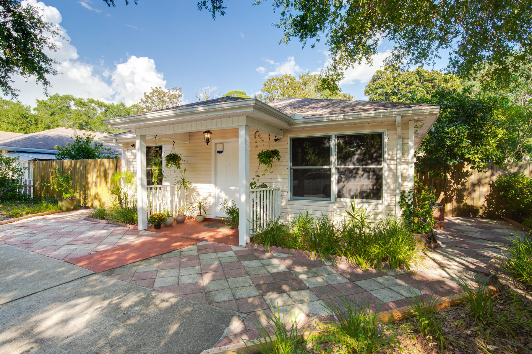 CENTRAL ADD TO FWB LOT 4 BLK 1 - Residential