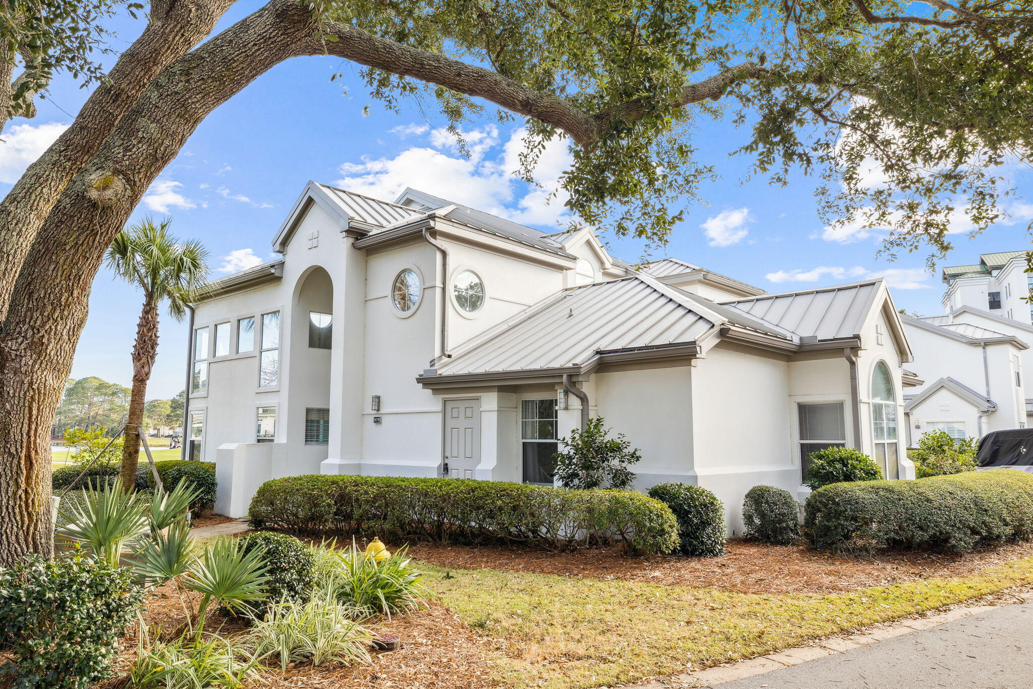 979 Northshore Drive