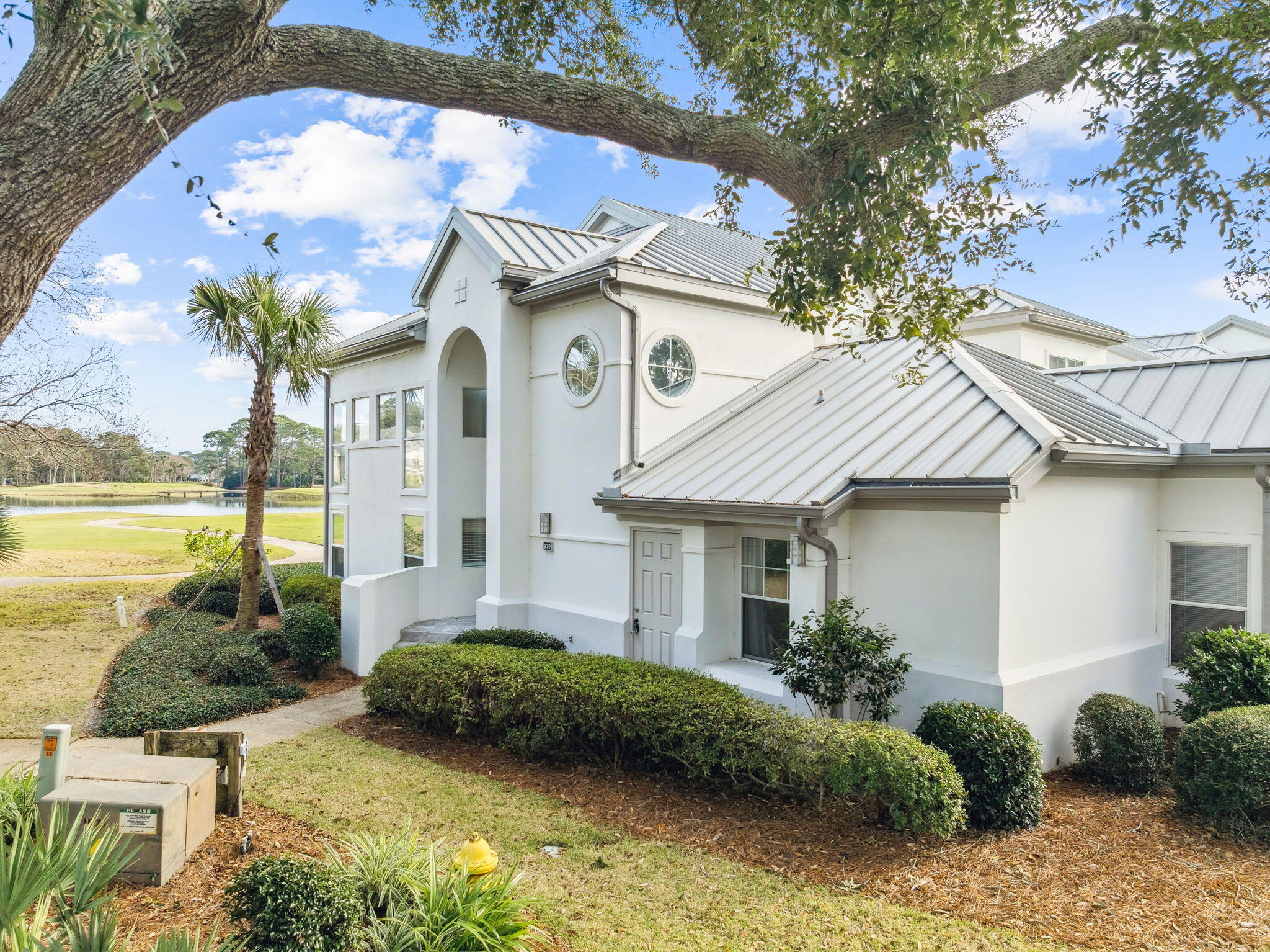 979 Northshore Drive