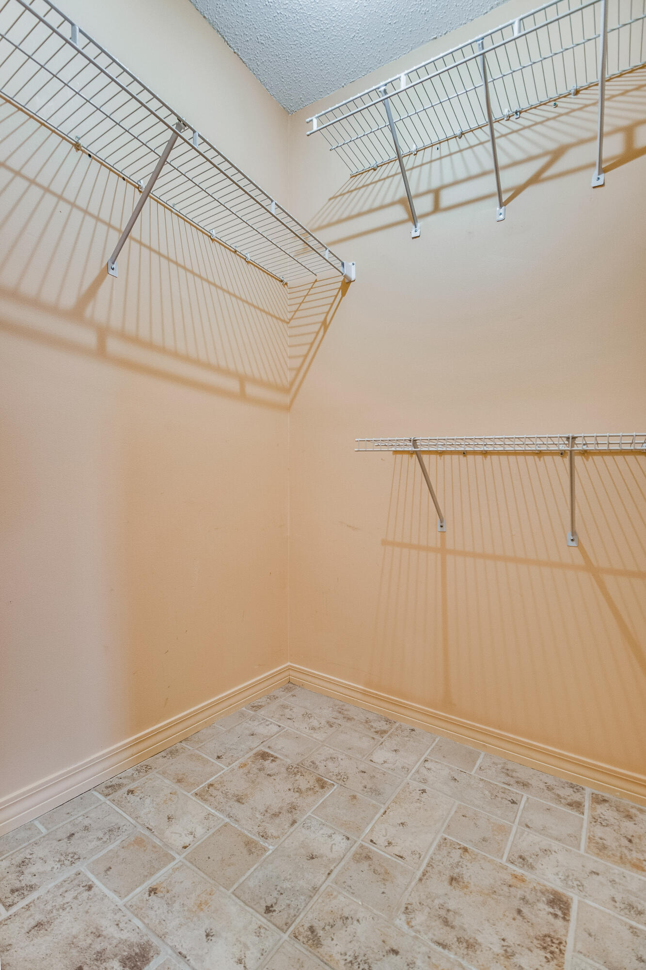 ROBLEDAL ESTATES - Residential