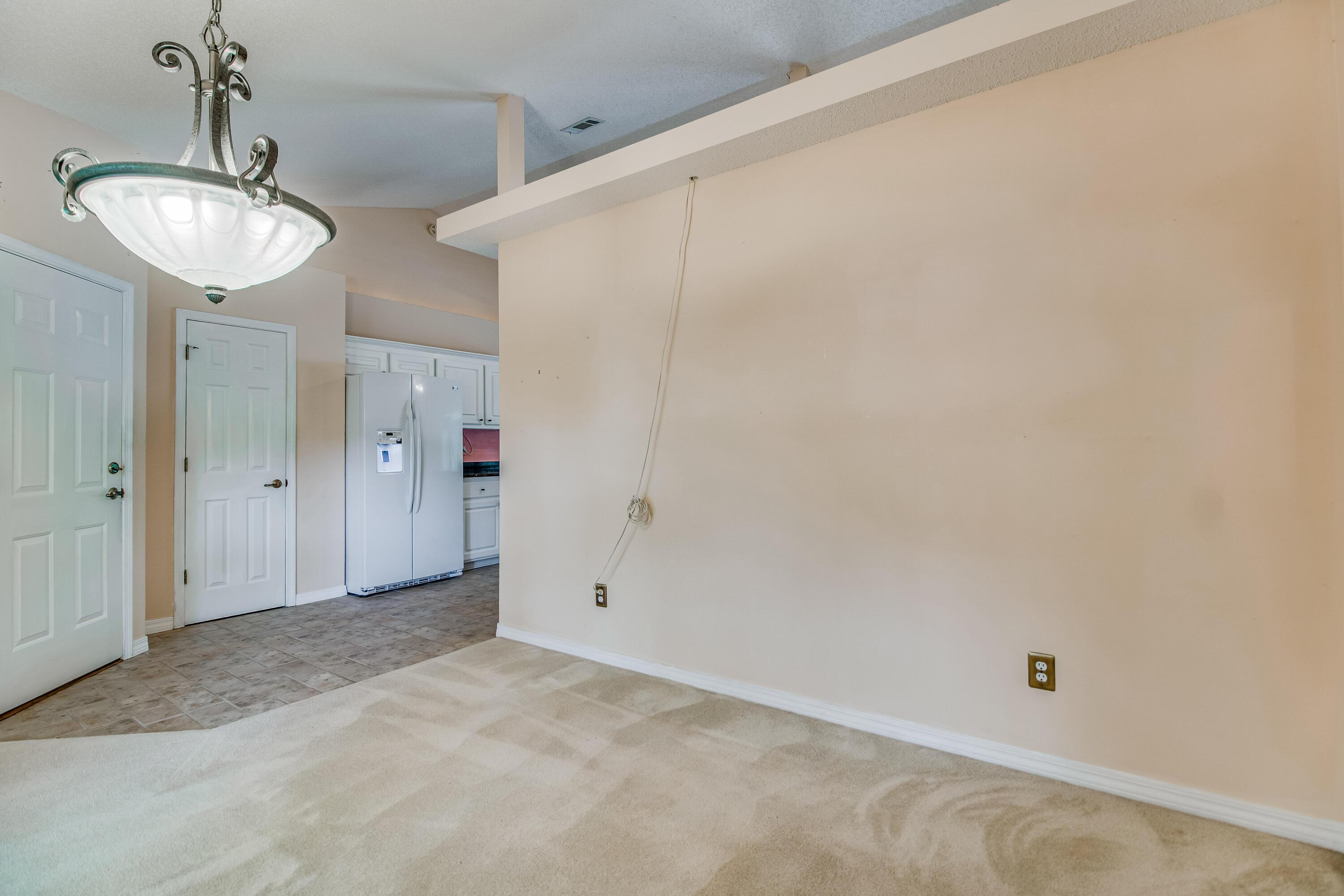 ROBLEDAL ESTATES - Residential