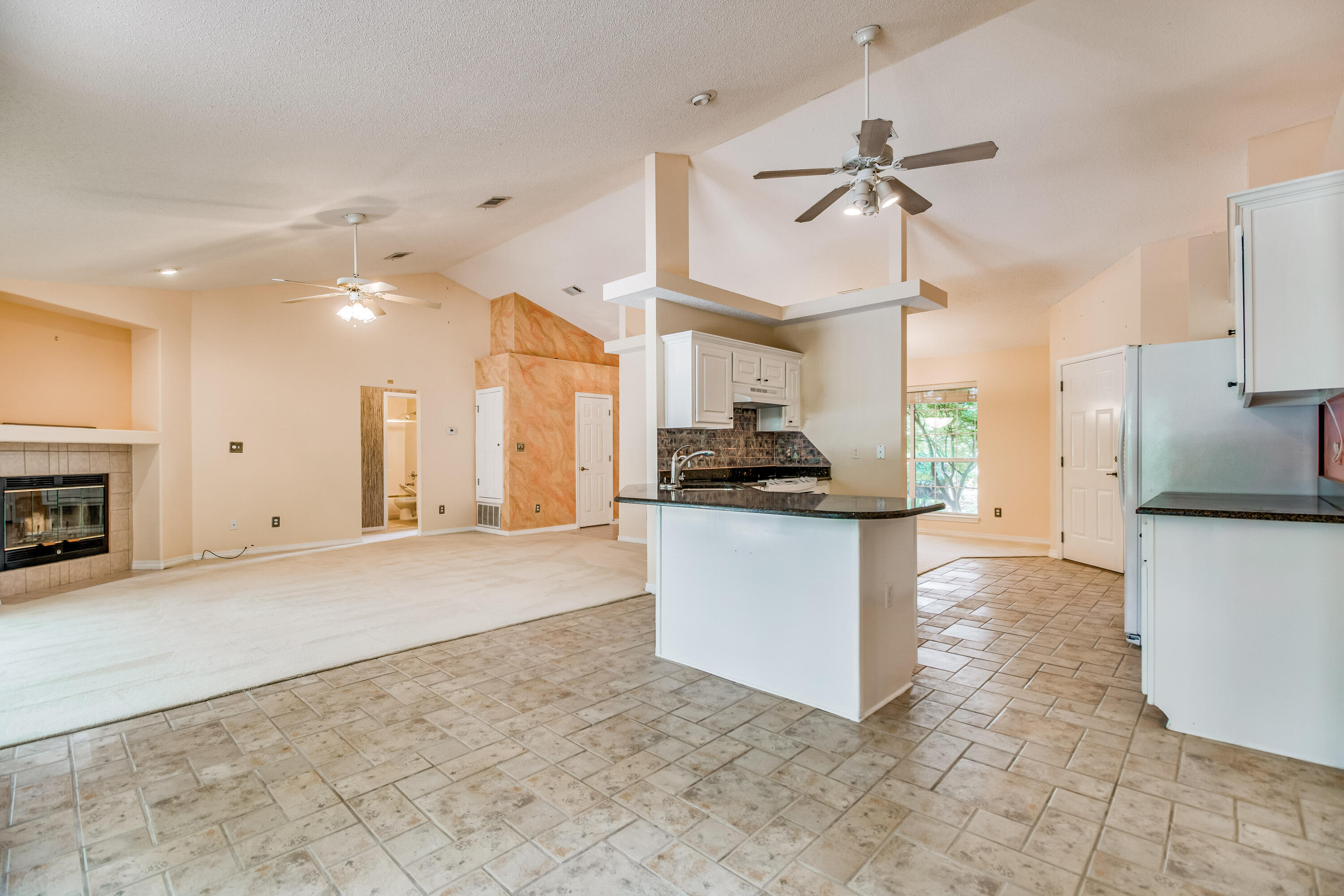 ROBLEDAL ESTATES - Residential