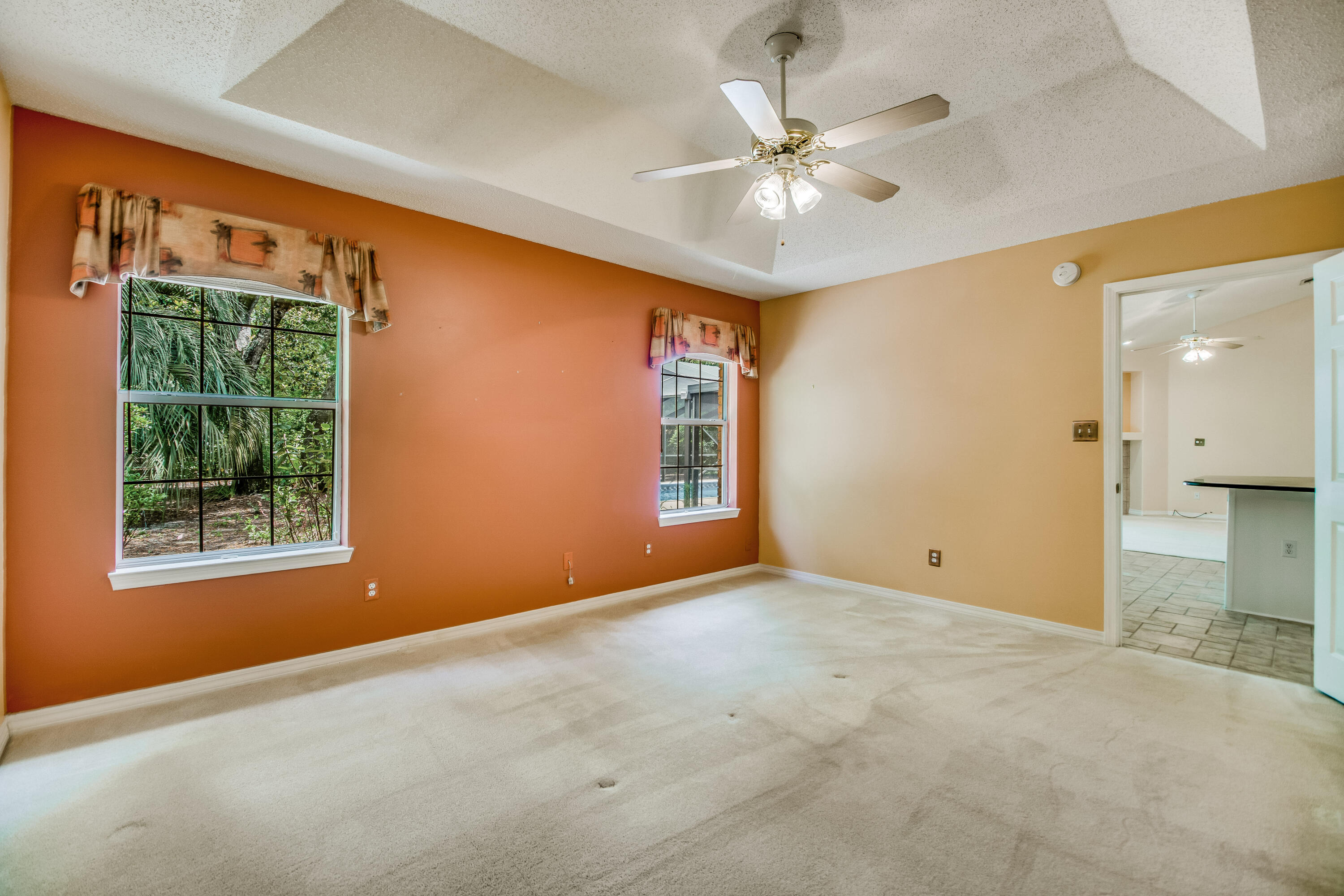 ROBLEDAL ESTATES - Residential