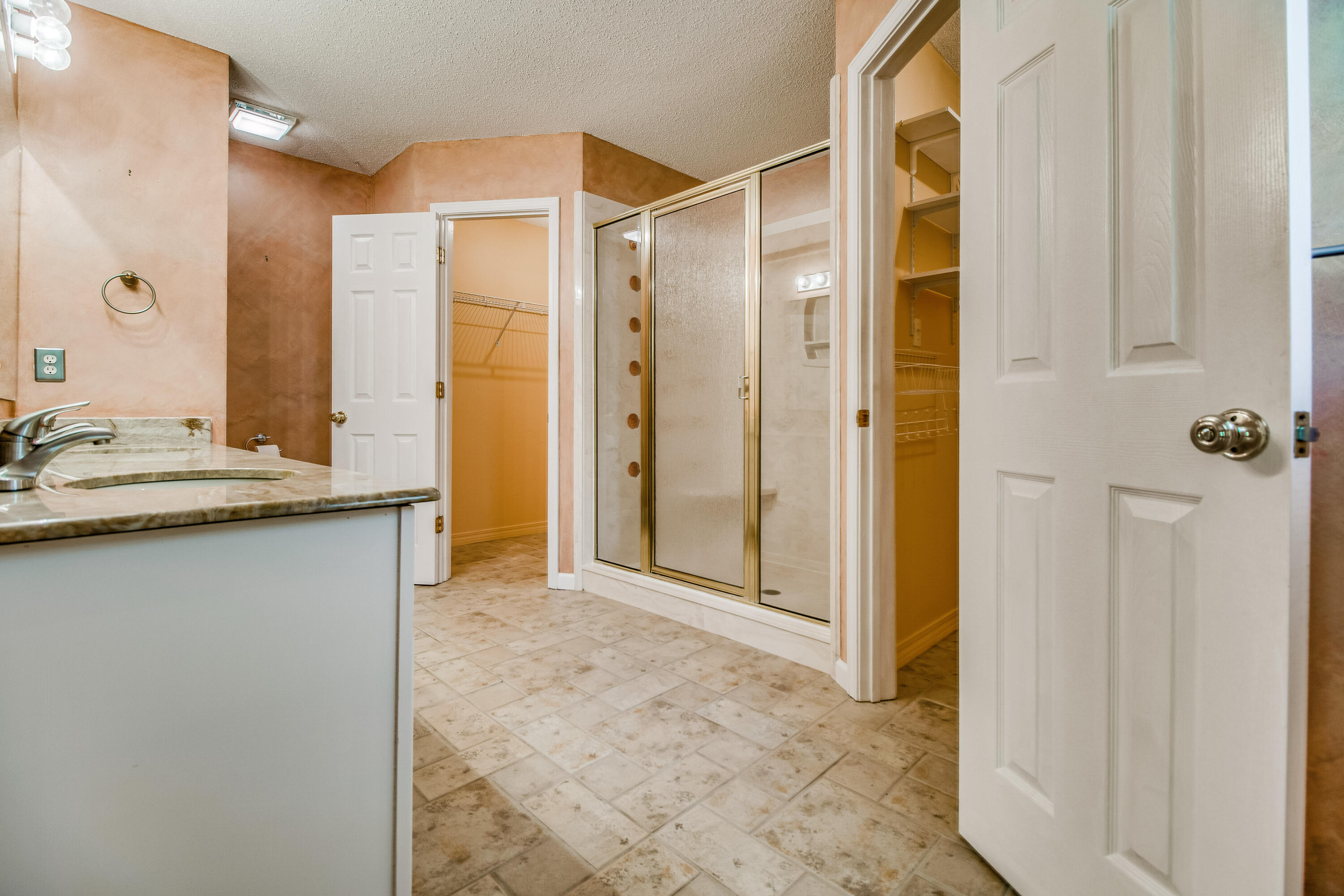 ROBLEDAL ESTATES - Residential