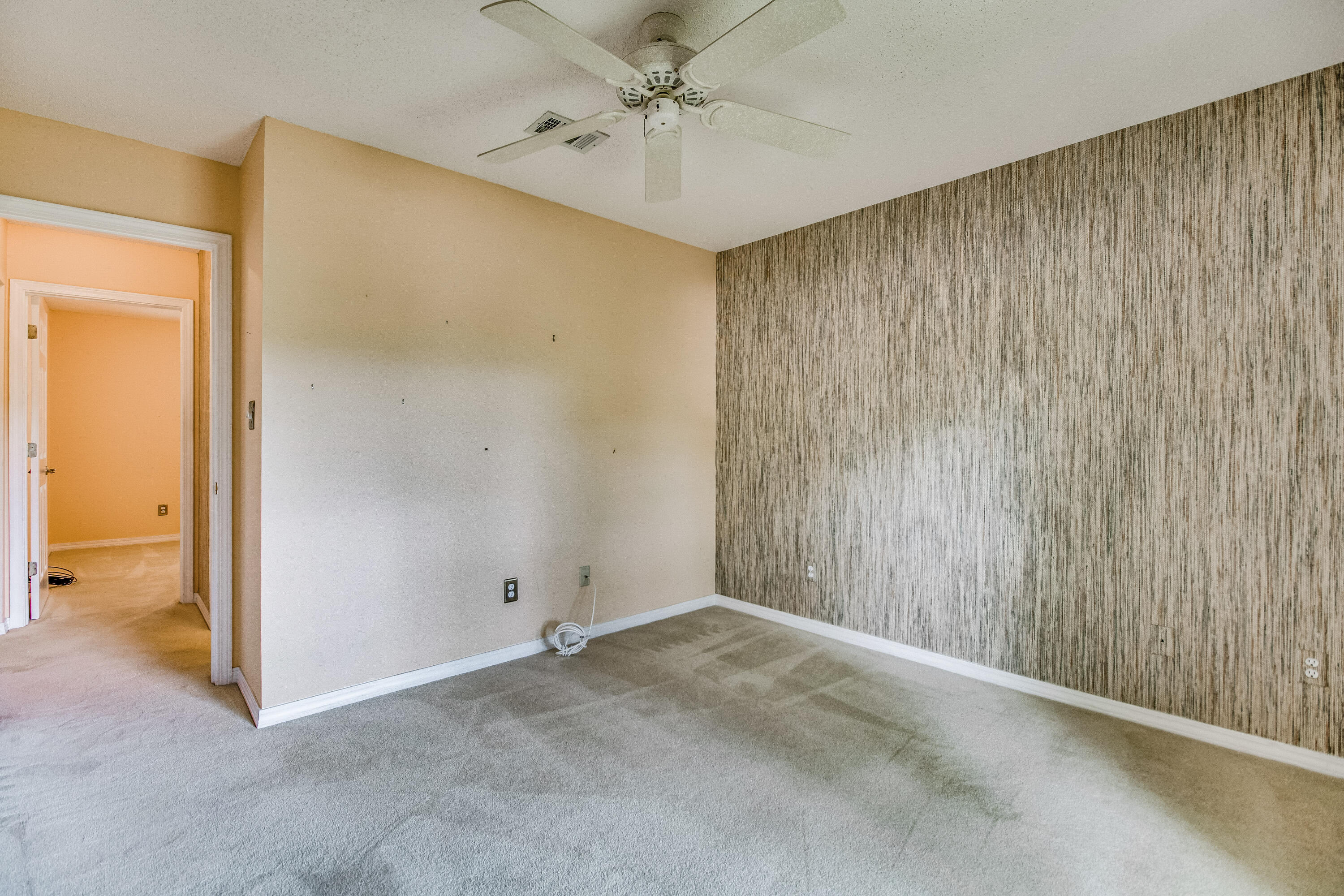 ROBLEDAL ESTATES - Residential