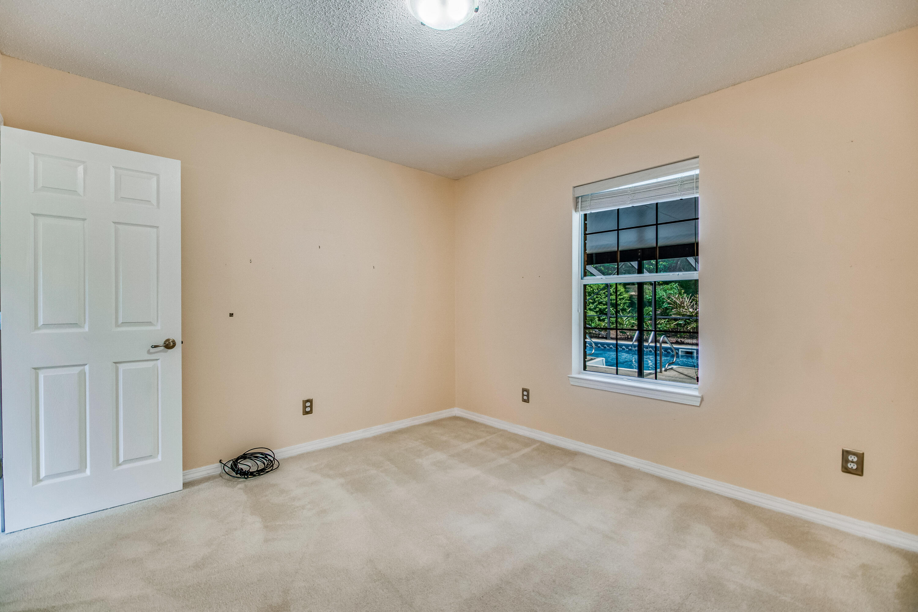 ROBLEDAL ESTATES - Residential