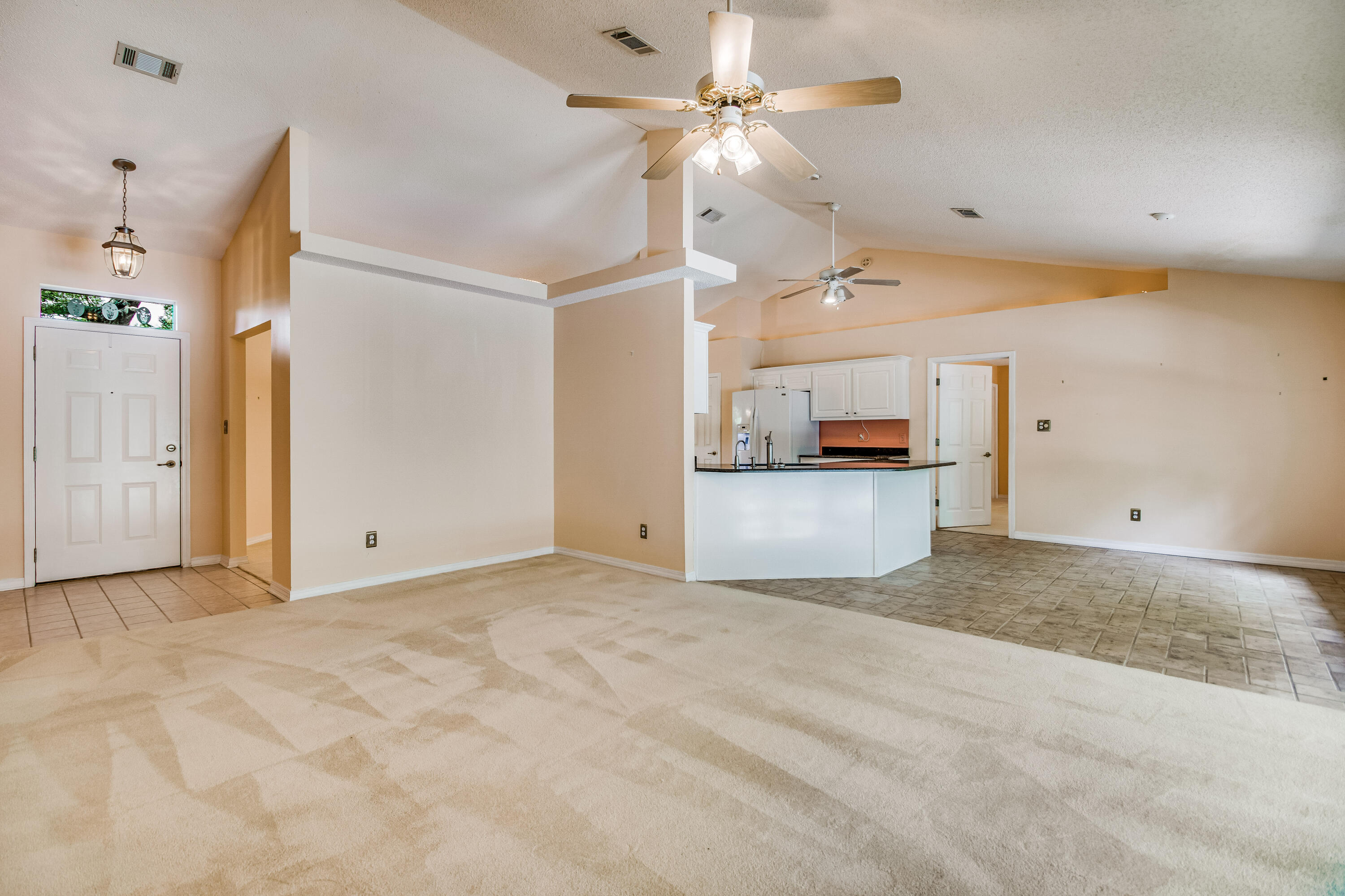 ROBLEDAL ESTATES - Residential