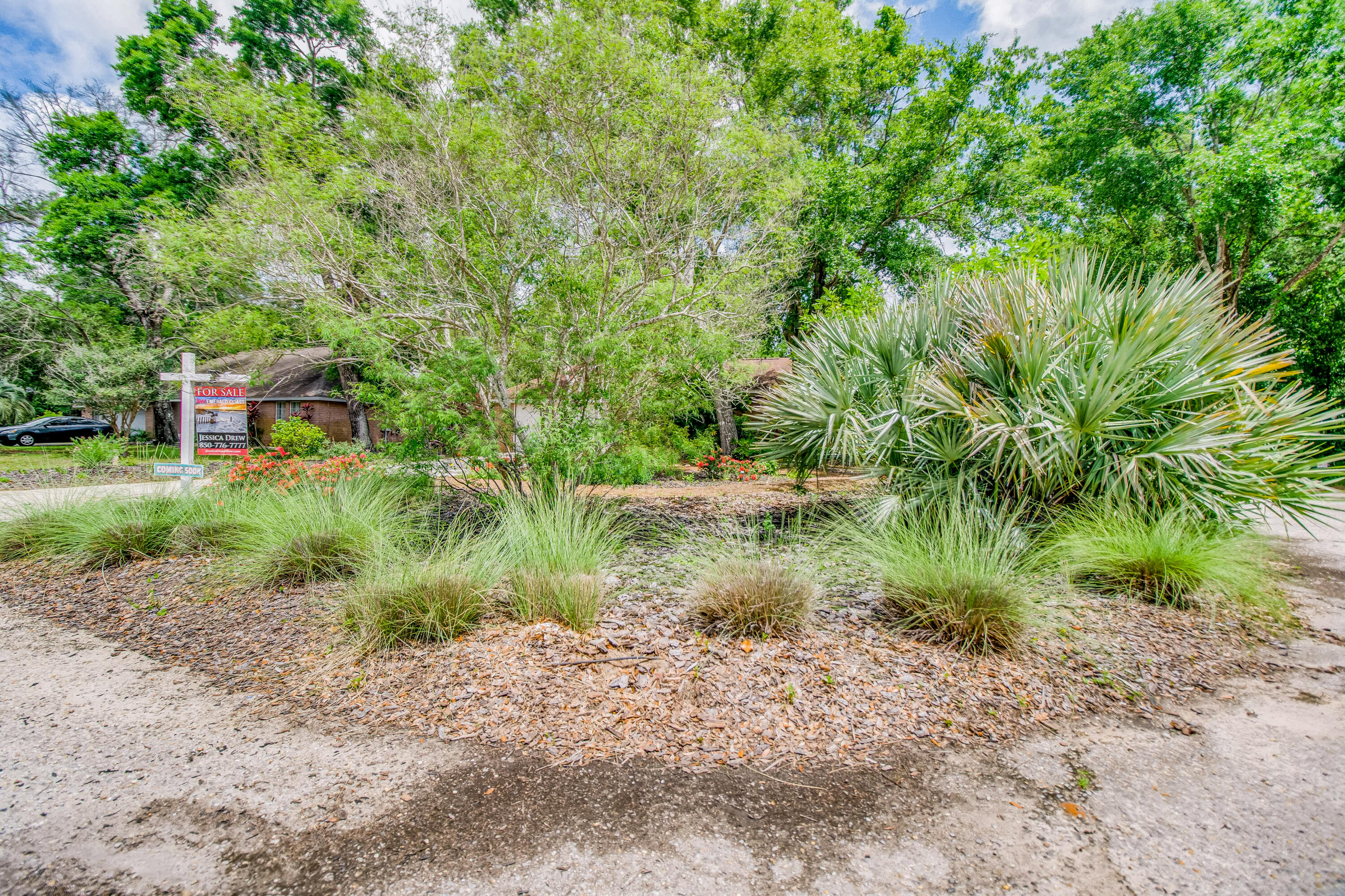 ROBLEDAL ESTATES - Residential