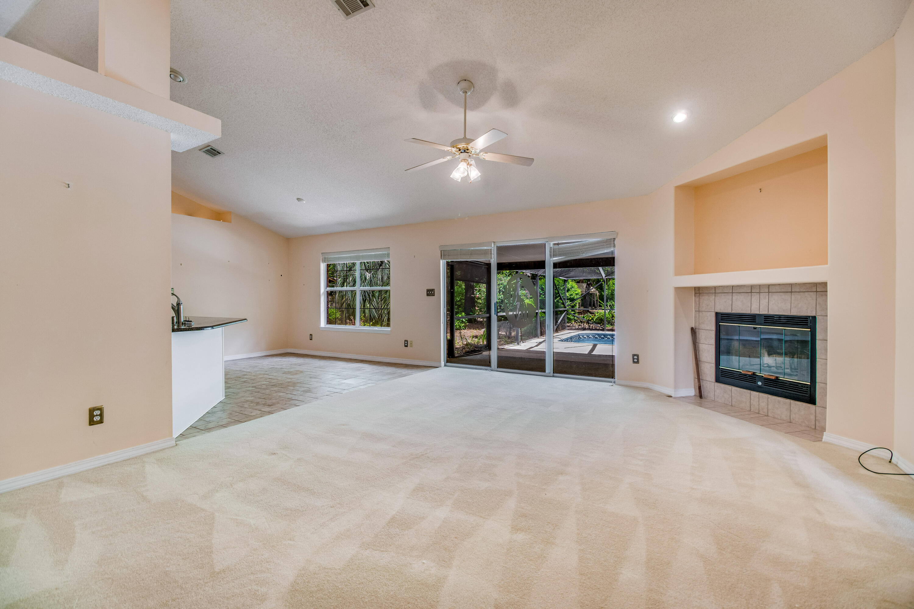 ROBLEDAL ESTATES - Residential