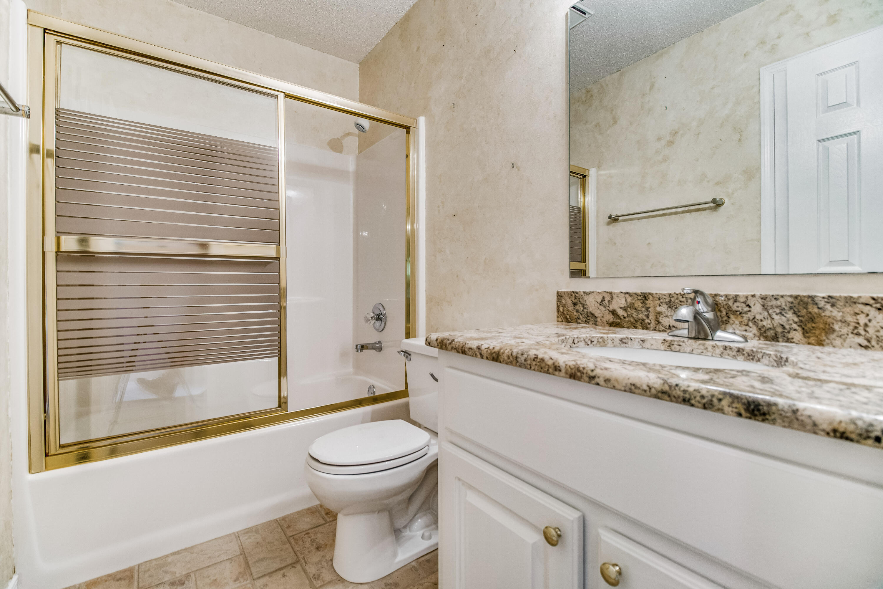 ROBLEDAL ESTATES - Residential