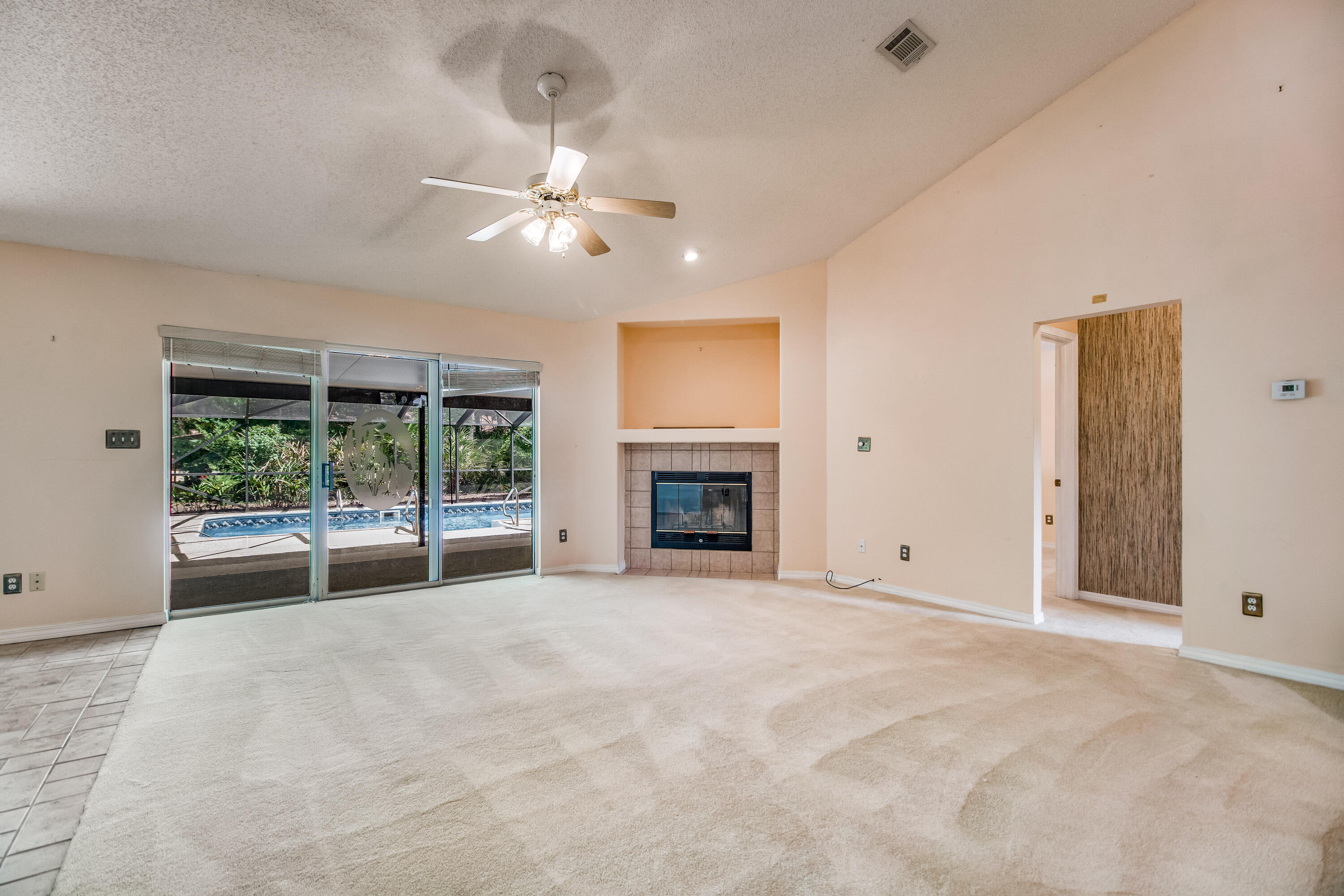 ROBLEDAL ESTATES - Residential