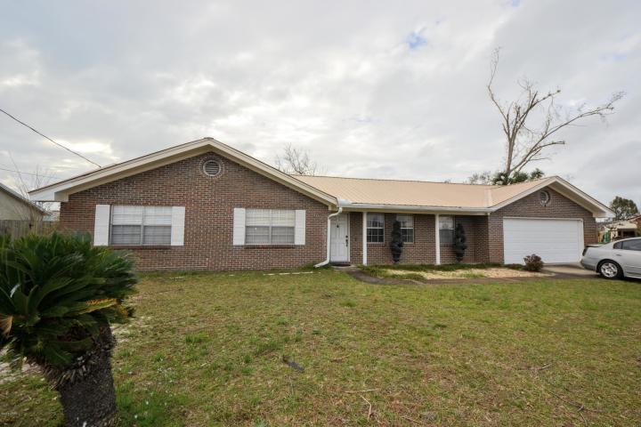 ''CURRENTLY UNDER CONTRACT, SELLER ACCEPTING BACKUP OFFERS'' For Sale Great Neighborhood, 3 Bedroom 2 Bath Mostly Brick Home, Metal Roof is 6 Years Old, Owner Says No Leaks Lawn Well & Pump, Large Kitchen with Plenty of Counter & Cabinet Space. Over-sized 2 Car Garage, Fireplace, Large Master Bedroom with Master Bath, Separate Dinning Area and a huge Lot. Located in Flood Zone X. Seller has done some Hurricane Repairs. Home is Livable, Priced To Sell. Call your Agent today to Schedule a Showing.
