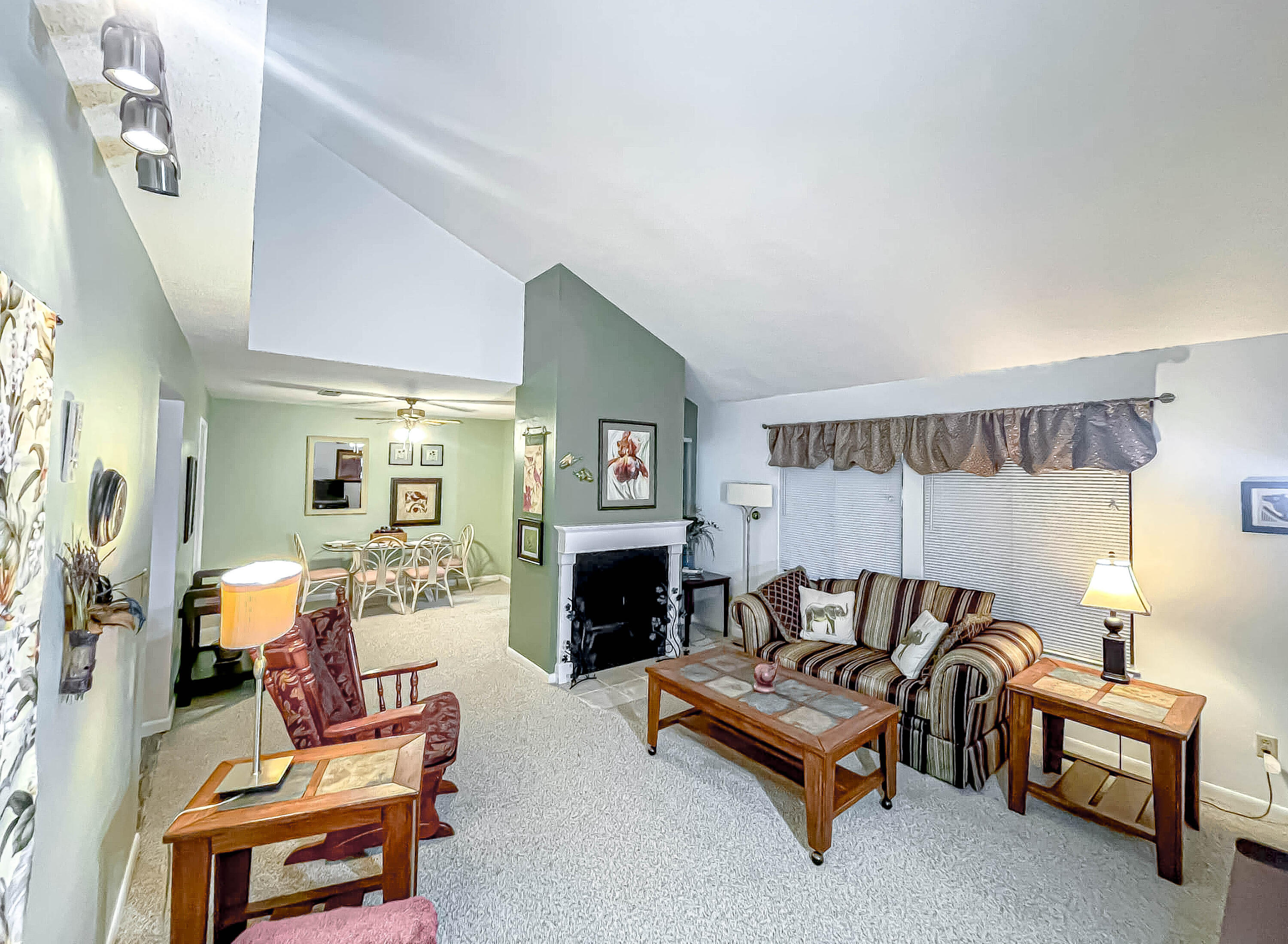 BLUWTR BAY-ROYAL OAK - Residential